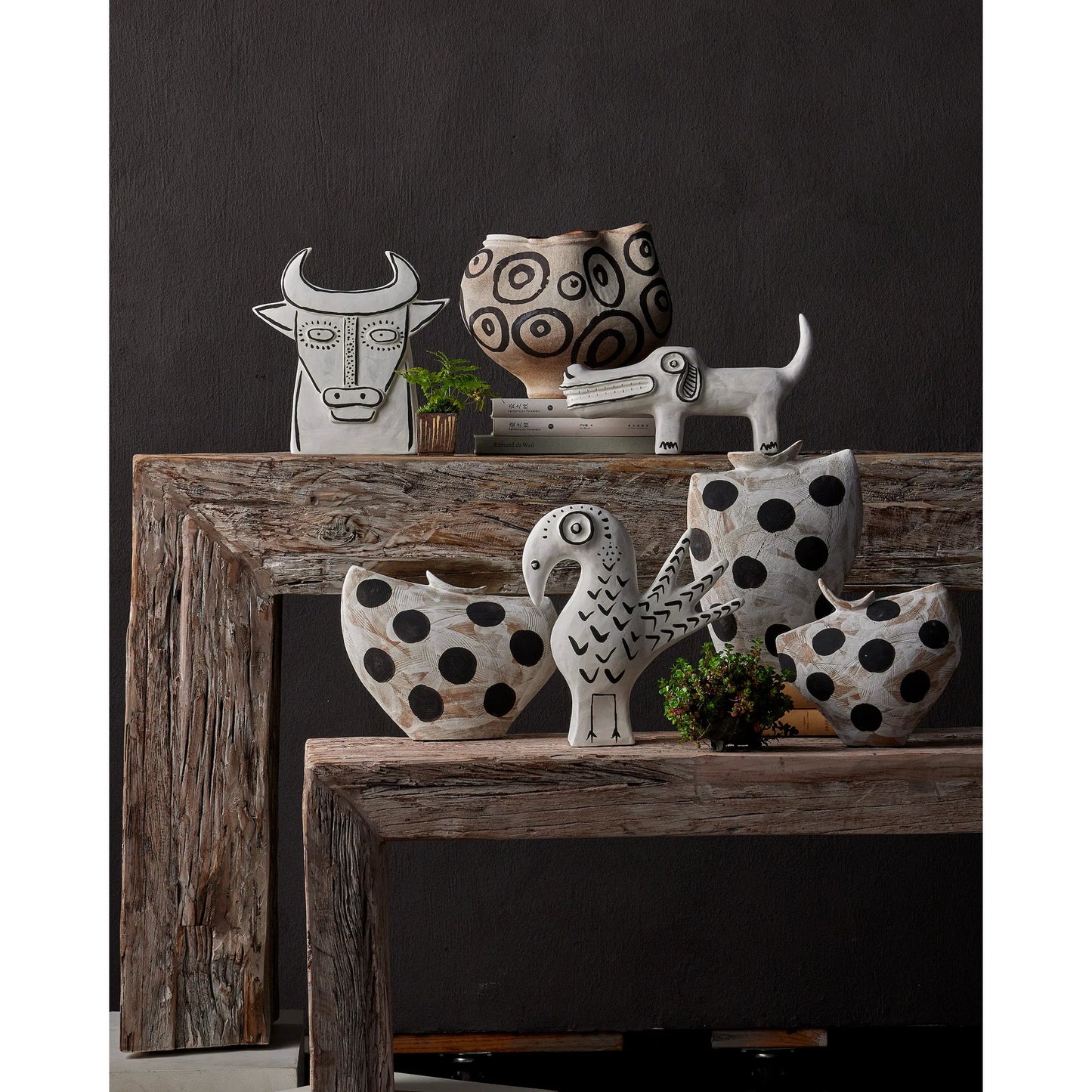 006 SI-2134091 | Lifestyle | Spot the Dog by Currey and Company in washed white, black. Made from porcelain in a eclectic & global style.