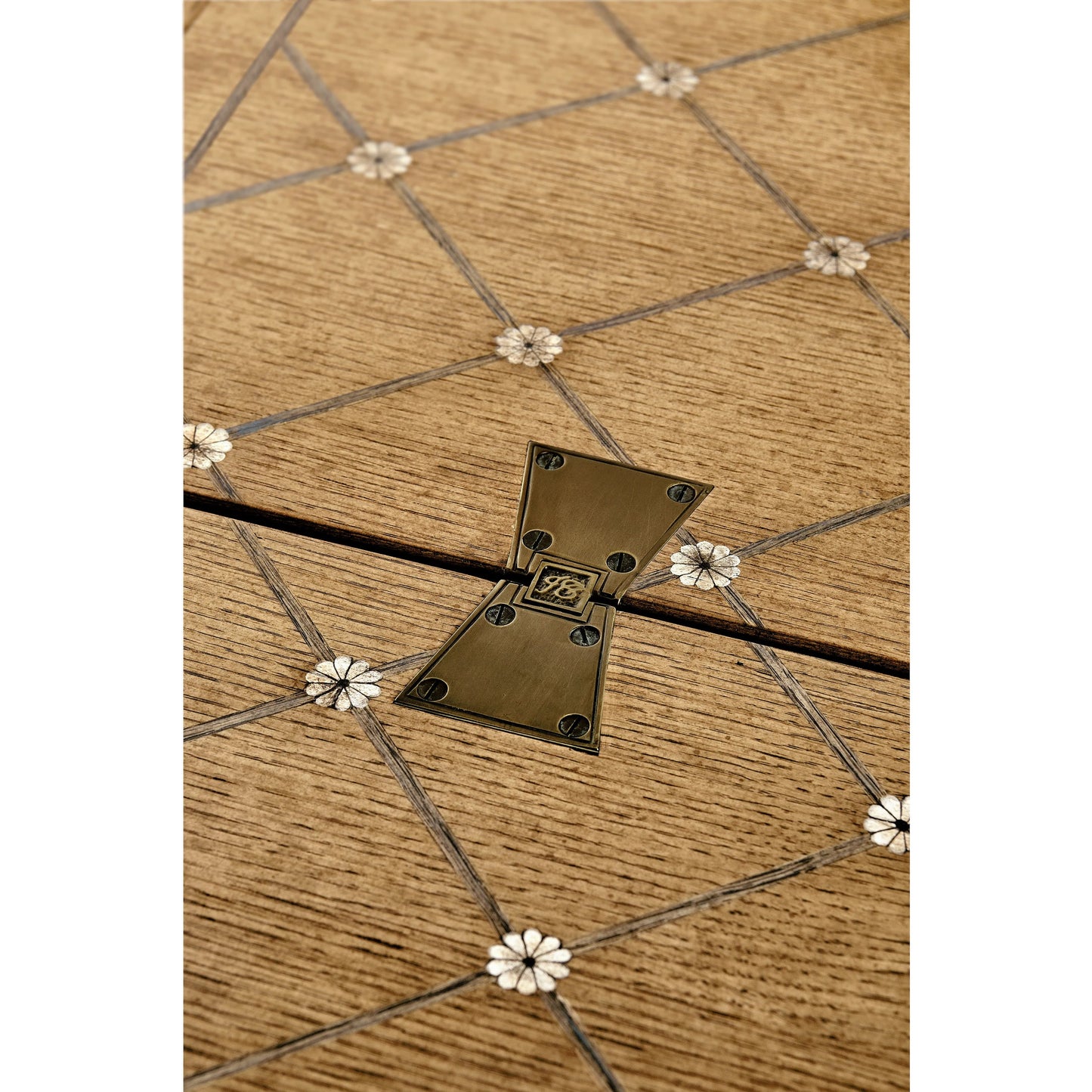 002 SI-2186361 | Closeup | Reimagined Dielectric Hunt Table by Jonathan Charles in natural oak. Made from oak in a modern style.