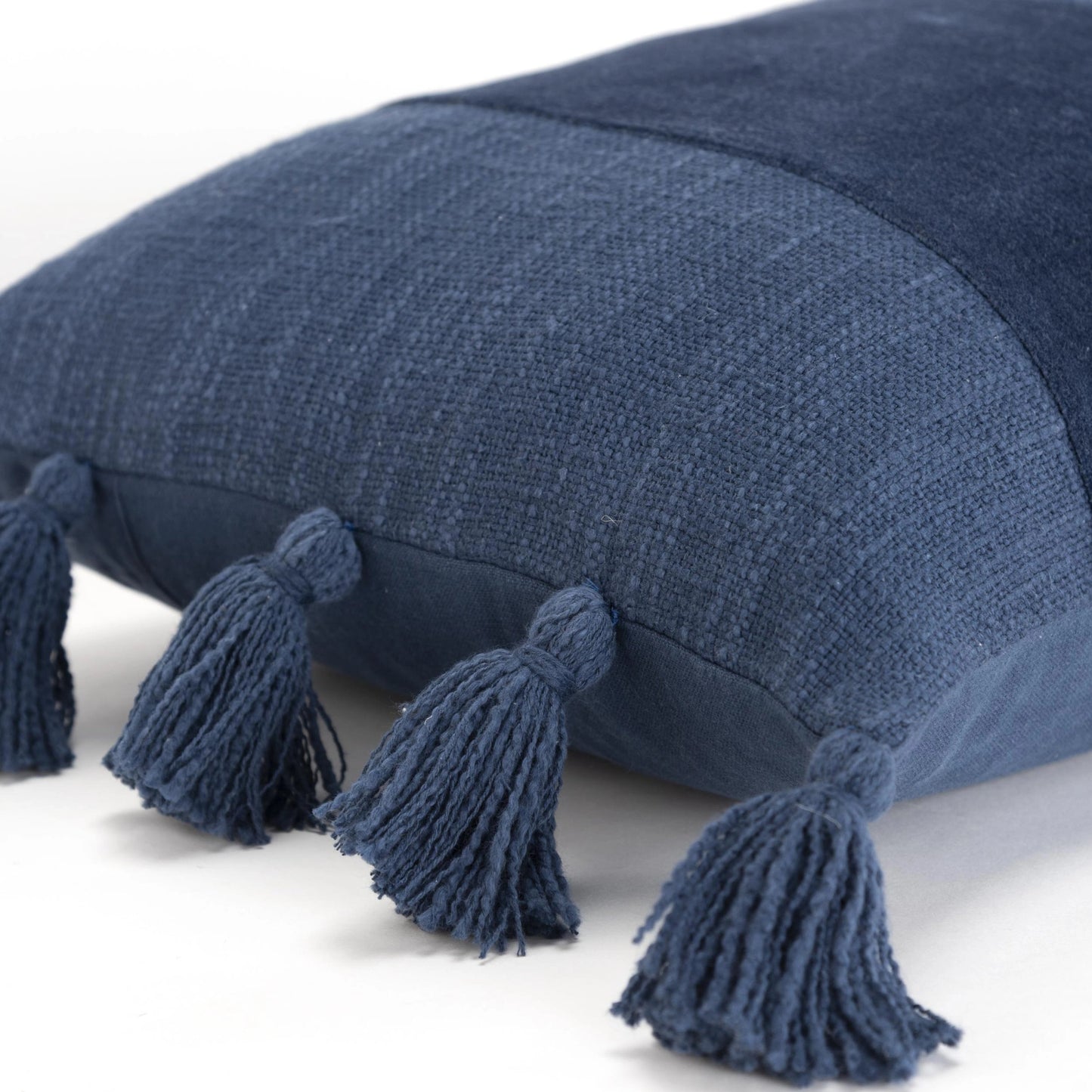 006 SI-2023152,SI-2023157 | Additional Silo | Harlan Pillow by HedgeApple Essentials. Made from cotton in a modern style.