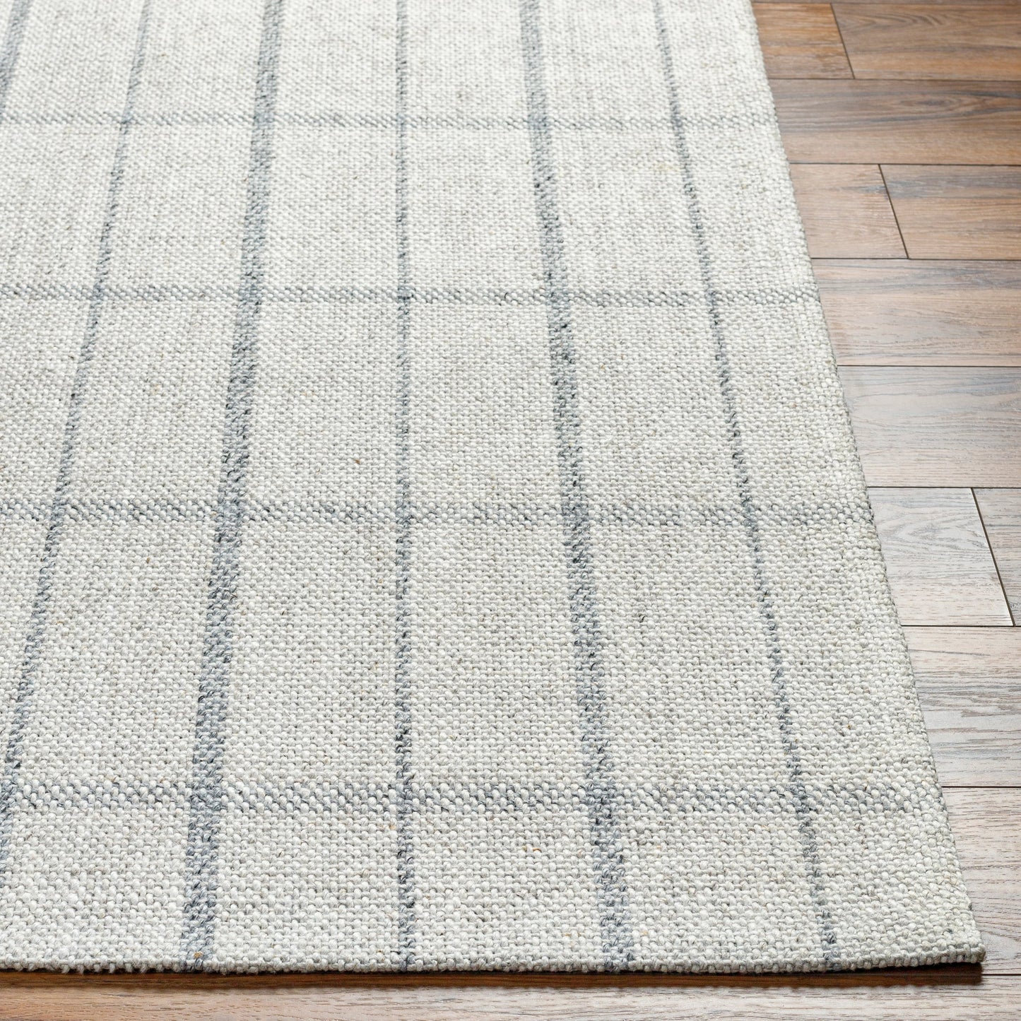 004 SI-1919818,SI-1919819,SI-1919820,SI-1919821 | Closeup | Tartan Rug - 32085 by Livabliss in gray. Made from main: 50% viscose, main: 50% wool in a unique style.