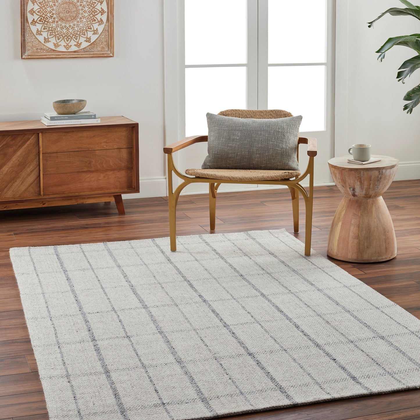 007 SI-1919818,SI-1919819,SI-1919820,SI-1919821 | Lifestyle | Tartan Rug - 32085 by Livabliss in gray. Made from main: 50% viscose, main: 50% wool in a unique style.