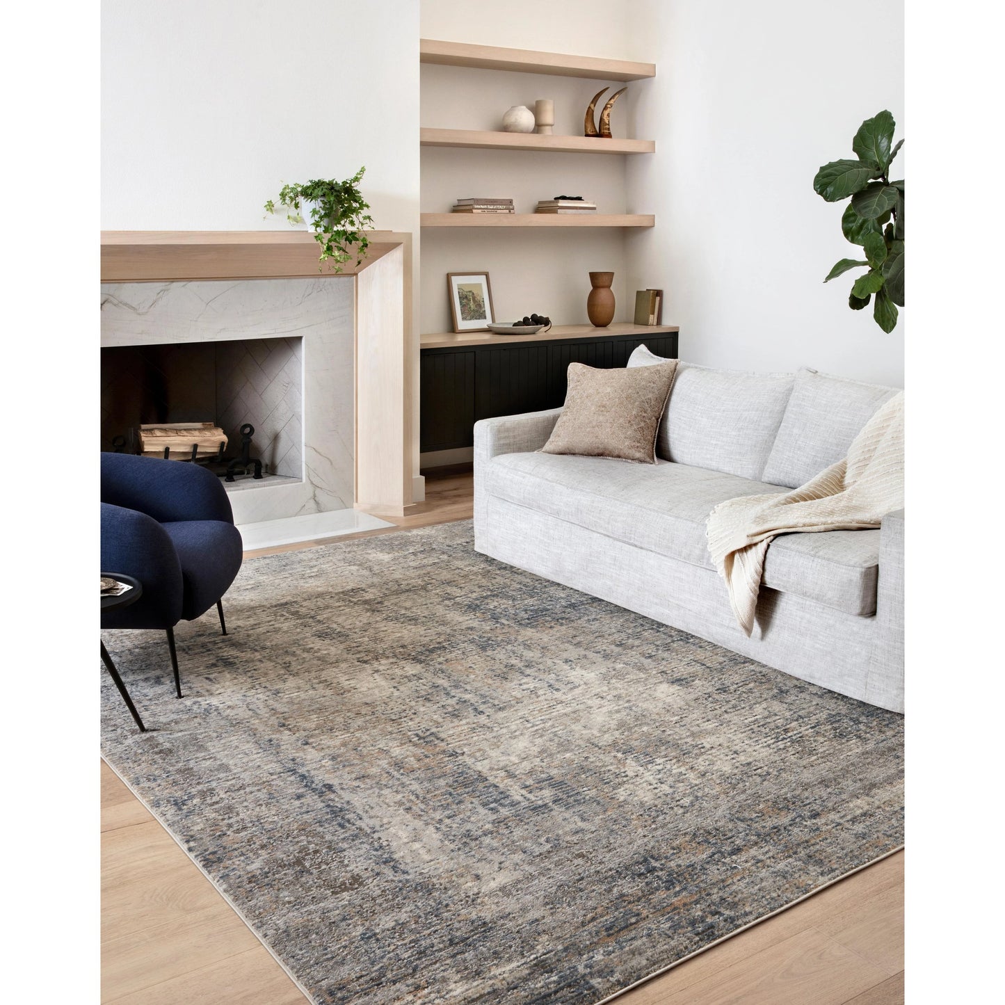 010 SR-774032,SR-774033 | Lifestyle | Teagan TEA-05 Rug by Loloi in denim, slate. Made from high pile: 100% polypropylene, short pile: 100% polyester in a unique style.