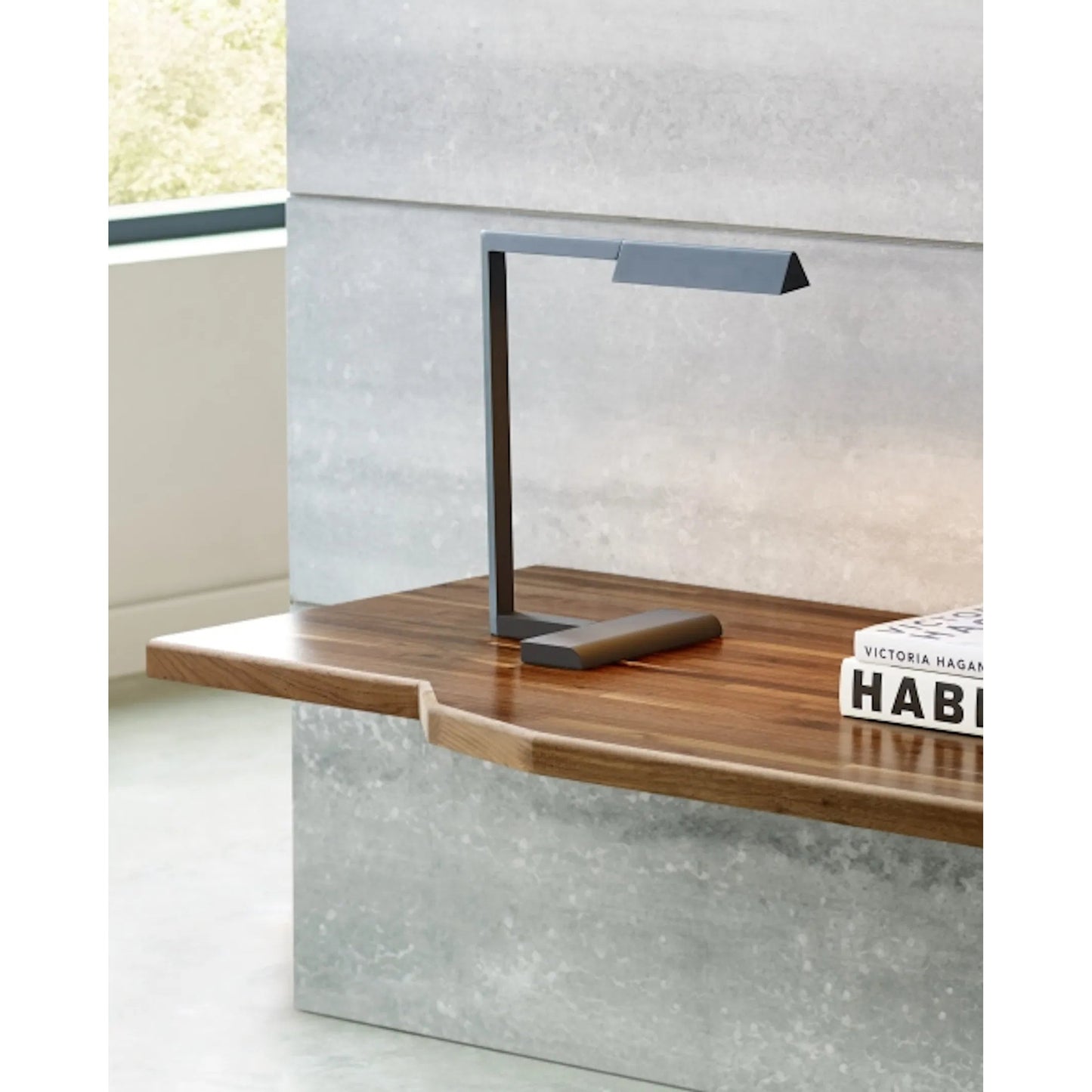 009 SI-2231484,SI-2231486 | Lifestyle | Dessau 16 Table Lamp by Visual Comfort & Co.. Made from aluminum in a unique style.