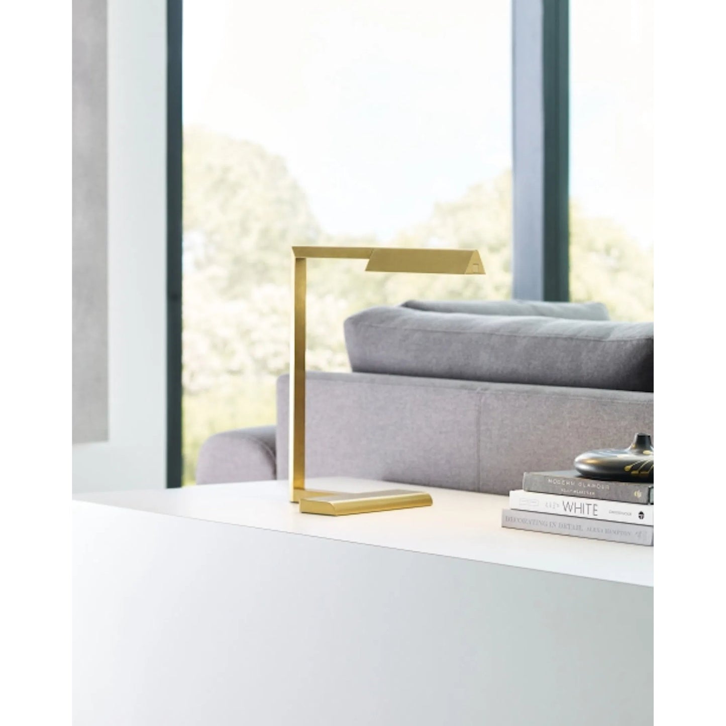 007 SI-2231484,SI-2231486 | Lifestyle | Dessau 16 Table Lamp by Visual Comfort & Co.. Made from aluminum in a unique style.