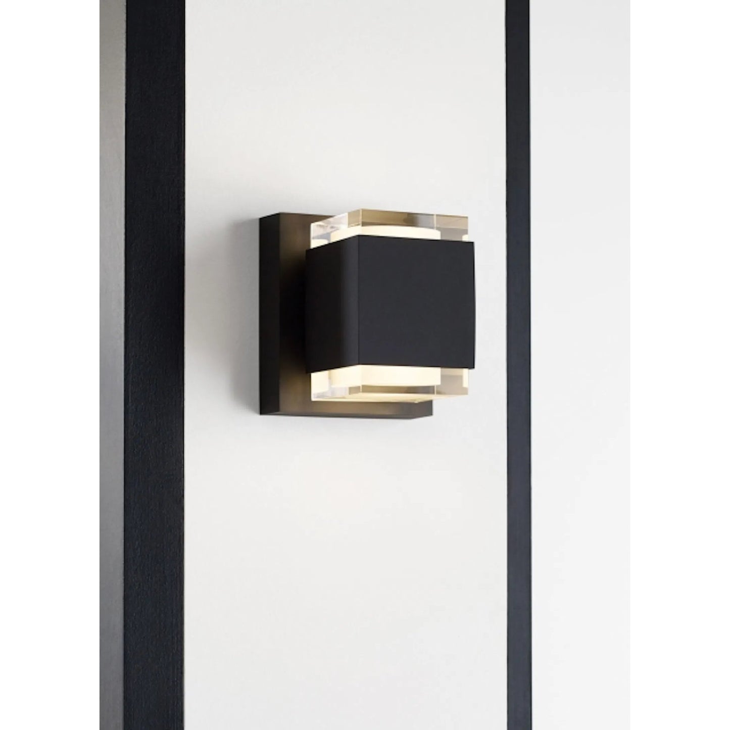 004 SI-2231299,SI-2231303 | Closeup | Voto 6" Outdoor Wall Sconce by Visual Comfort & Co.. Made from aluminum in a unique style.
