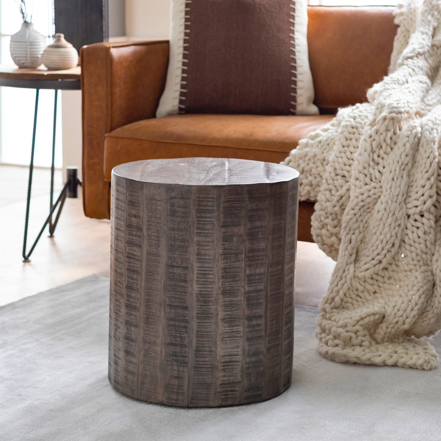 014 SI-1914182 | Lifestyle | Troyes - 26120 by Livabliss in lacqueredlacquered. Made from top: wood, base: wood in a modern style.