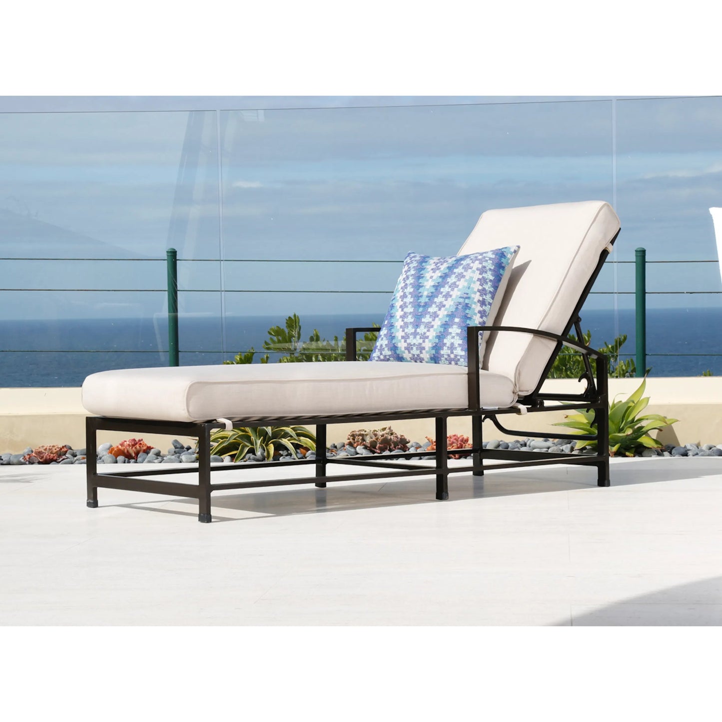 004 SI-2167005 | Lifestyle | La Outdoor Jolla Chaise by Sunset West in espresso. Made from aluminum in a modern style.