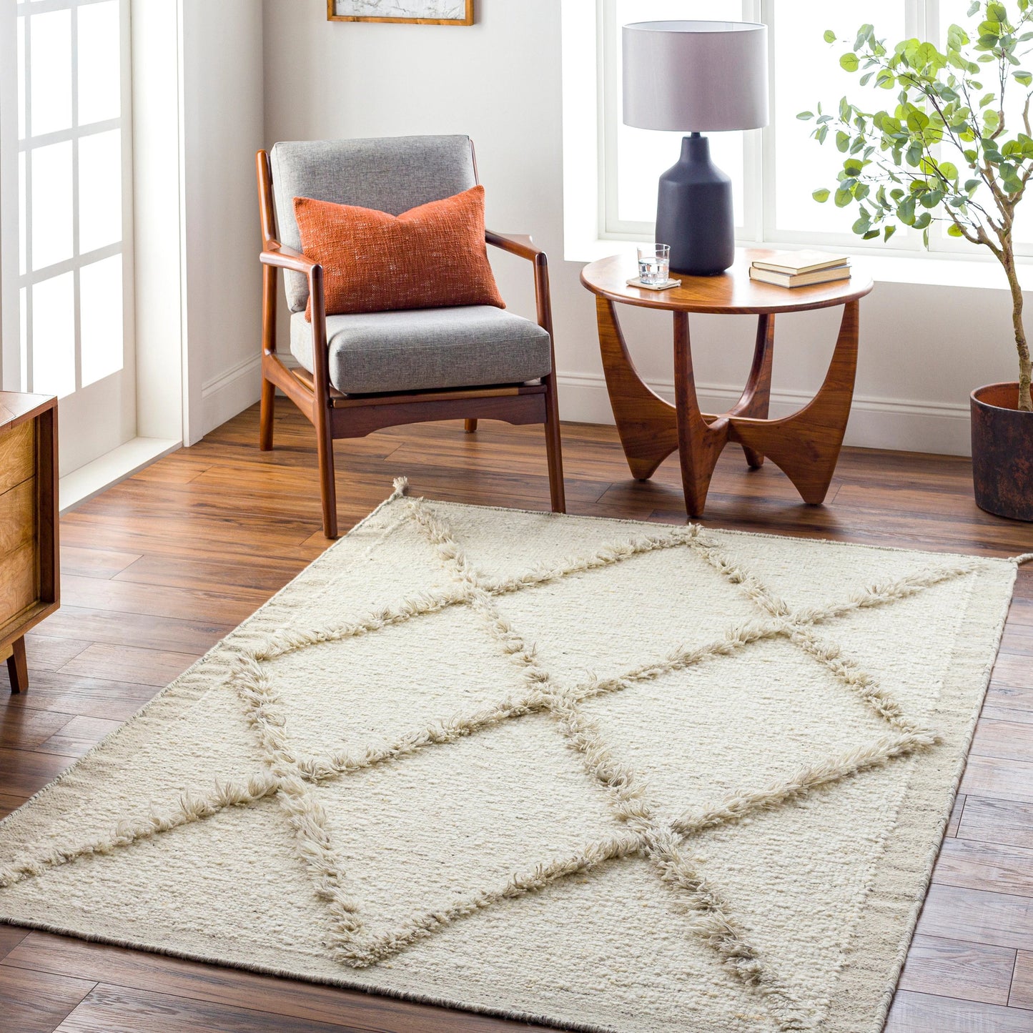 016 SI-1892191,SI-1892192,SI-1892193,SI-1892194,SI-1892195,SI-1892196 | Lifestyle | Tripoli Rug - 30939 by Surya. Made from 100% wool in a unique style.