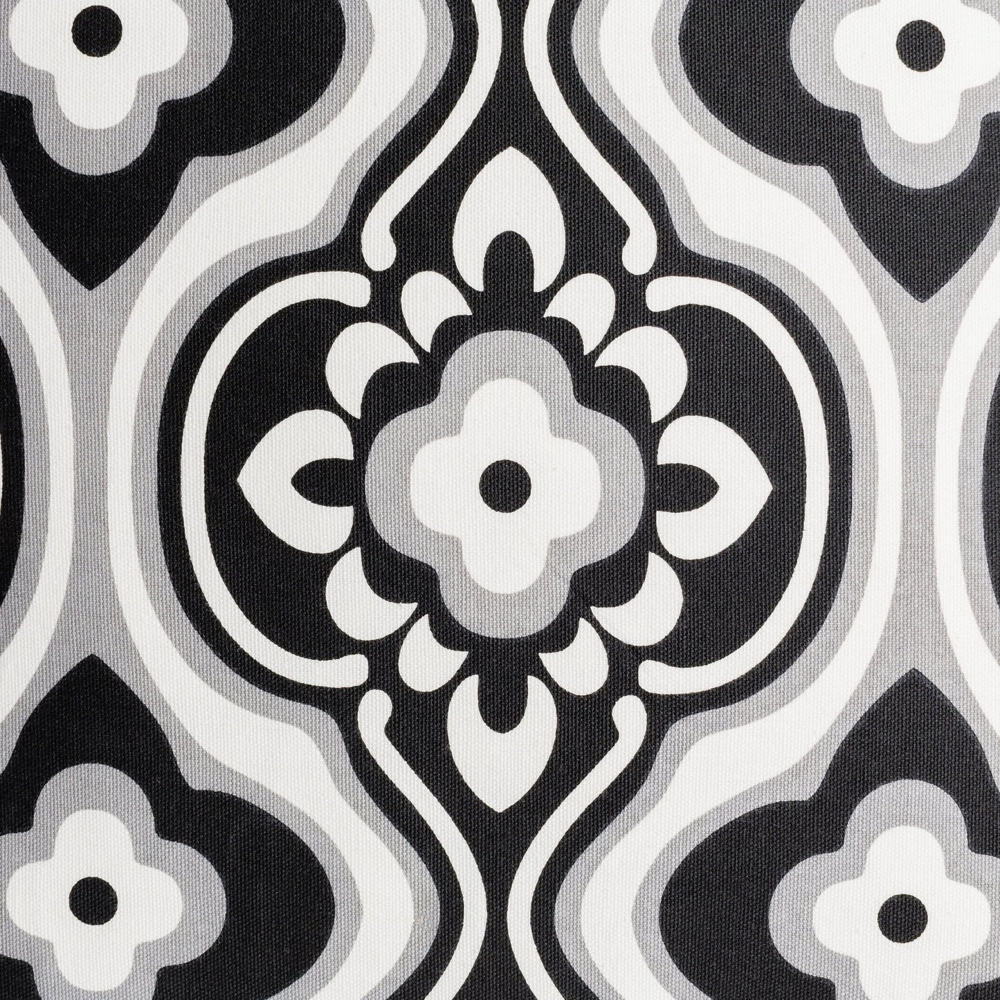 009 SI-1906100,SI-1906101 | Closeup | Trudy Pillow - 29444 by Surya. Made from 100% cotton in a modern style.