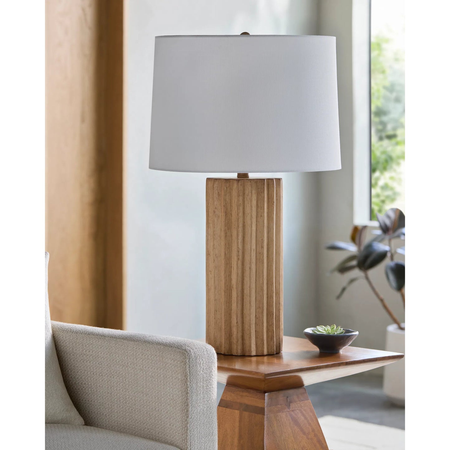 003 SI-2244650 | Lifestyle | Terza Accent Table Lamp by Surya in paintedpainted. Made from ceramic, linen, resin in a modern style.