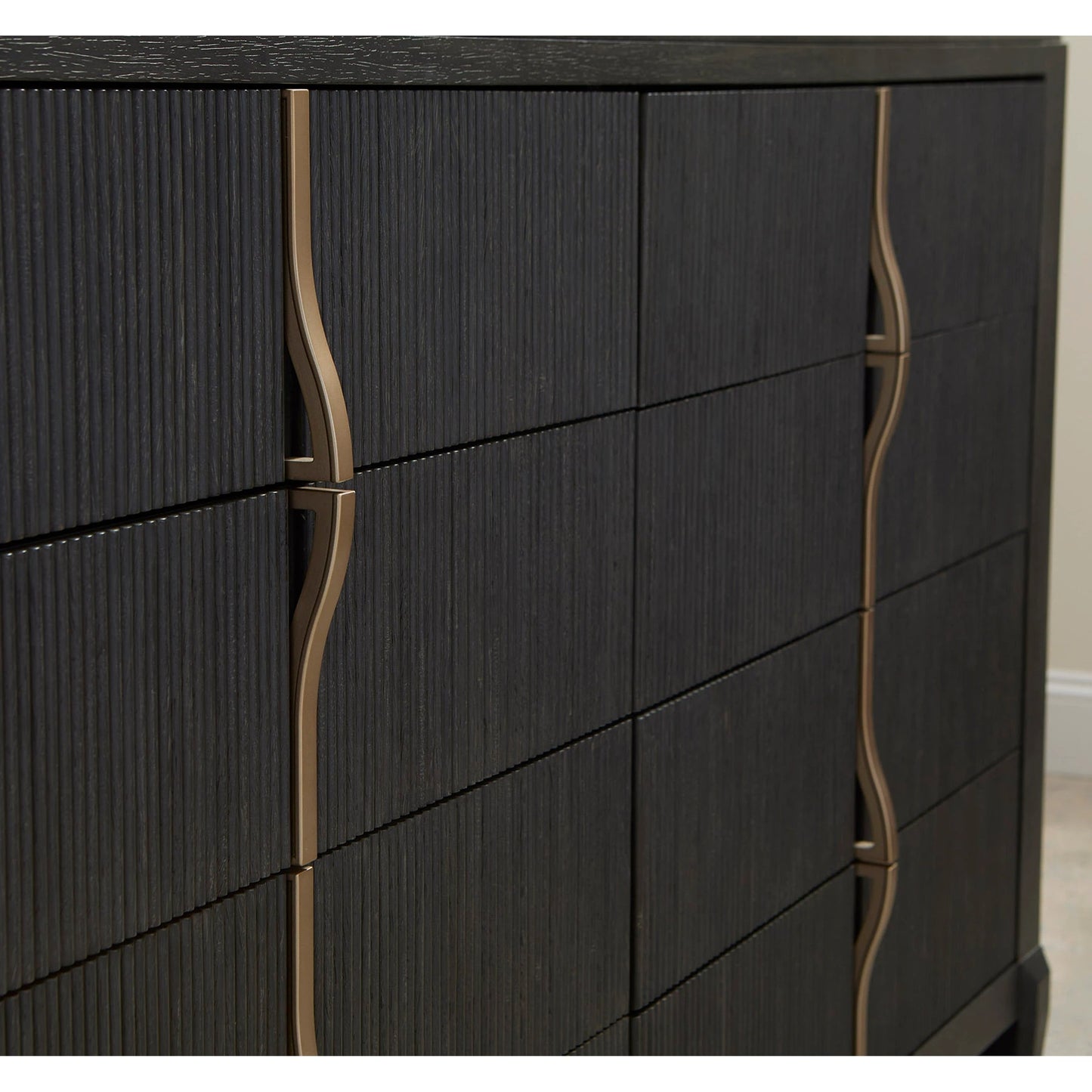 008 SI-2143475 | Closeup | West End Loft 8-Drawer Dresser by Pulaski Furniture in tuxedo. Made from rubberwood in a modern style.
