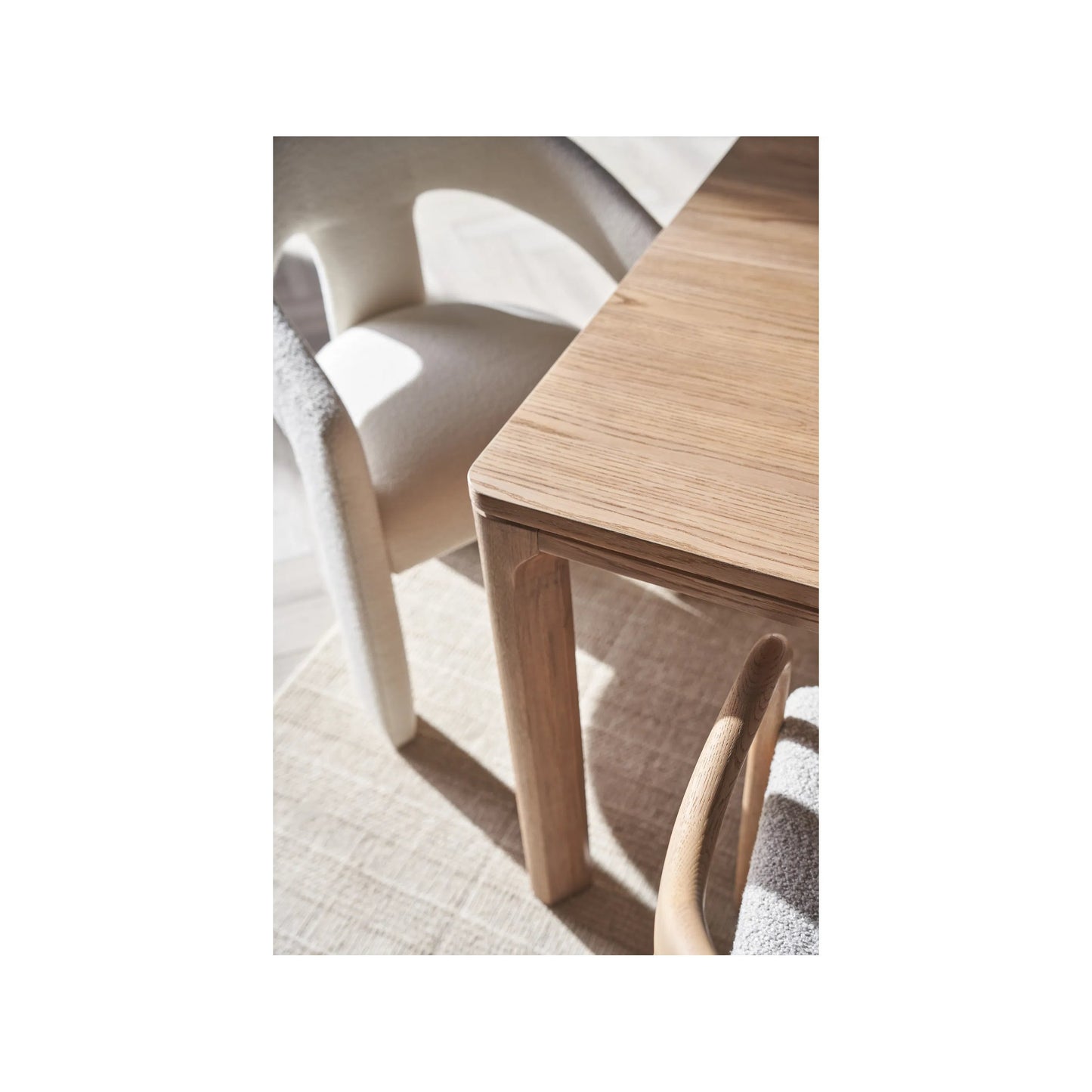 005 SI-2195656 | Closeup | Modern Malone Dining Table by Universal Furniture in natural oak. Made from unique in a unique style.