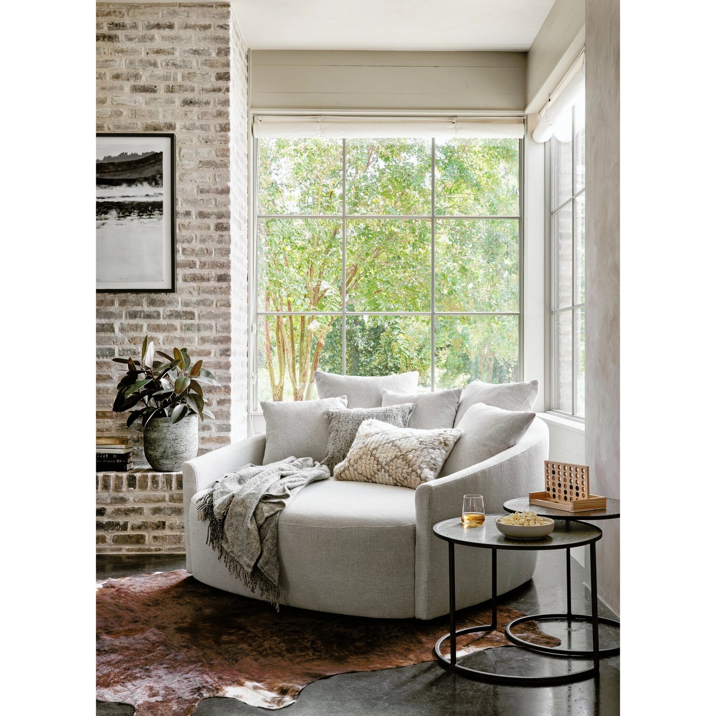 045 SR-809847 | Lifestyle | Chloe Media Lounger by Four Hands. Made from unique in a modern style.