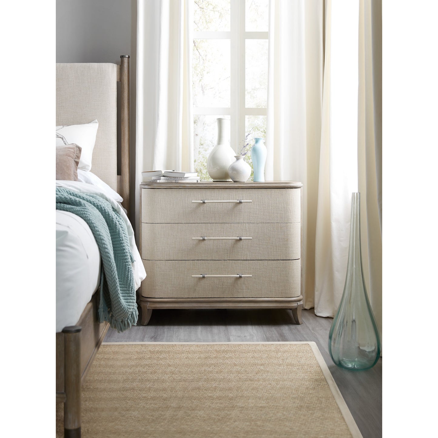 004 SI-1748201 | Lifestyle | Affinity Bachelors Chest by Hooker Furniture in greige. Made from fabric in a coastal style.