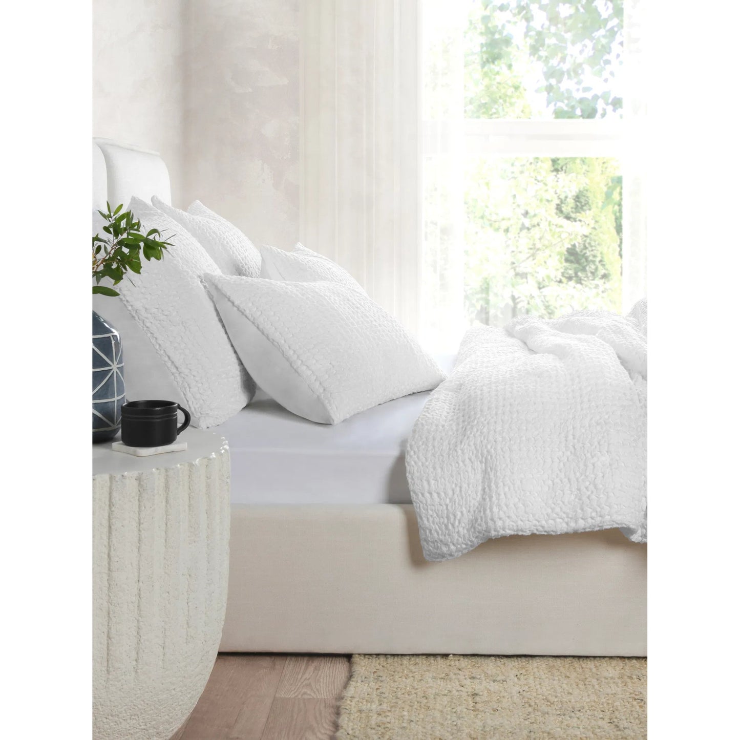 002 SI-2223175 | Additional Silo | Claire Linen White King Quilt by Villa by Classic Home in white. Made from 50% cotton/50% belgian flax linen in a unique style.
