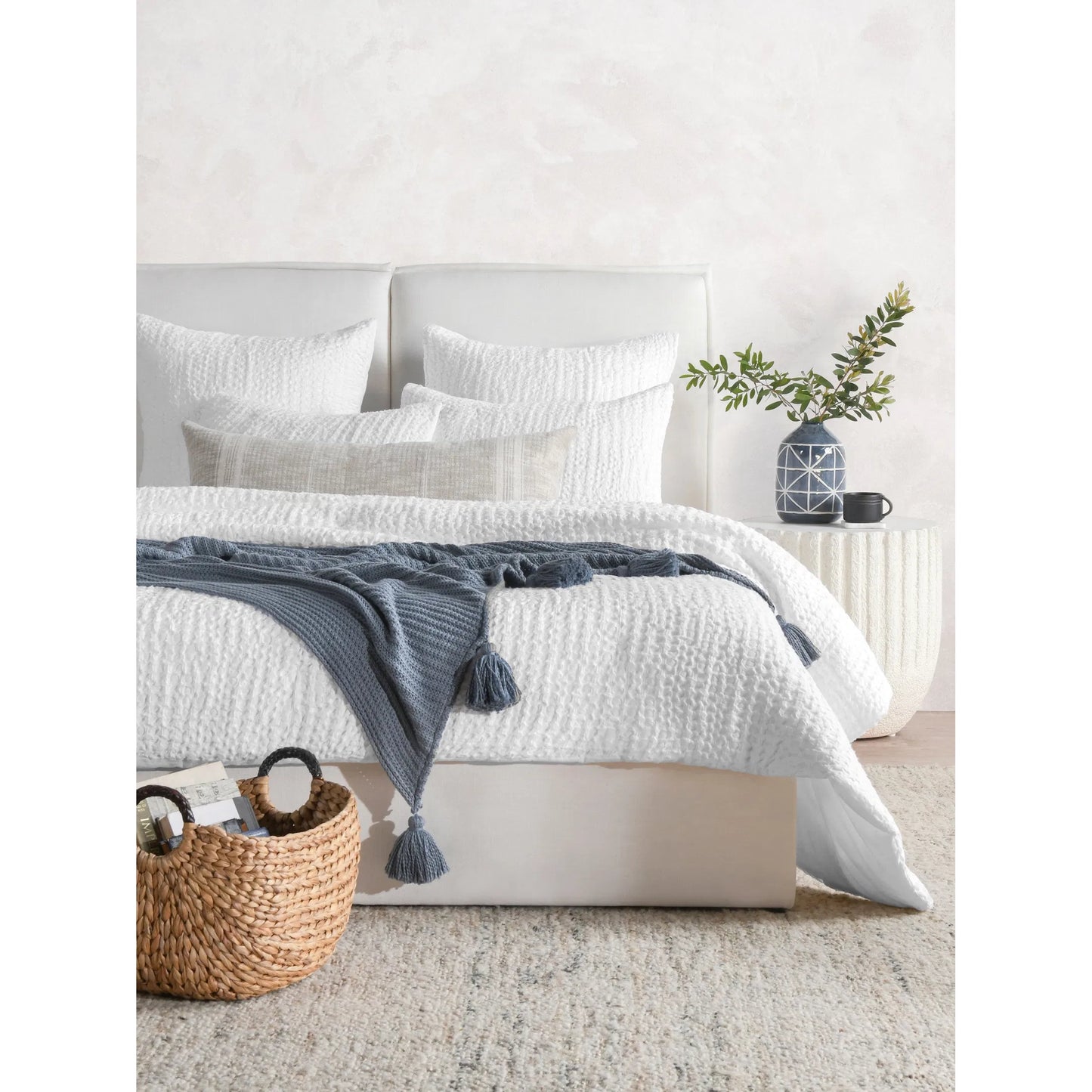 006 SI-2223176 | Lifestyle | Claire Linen White Queen Quilt by Villa by Classic Home in white. Made from 50% cotton/50% belgian flax linen in a unique style.