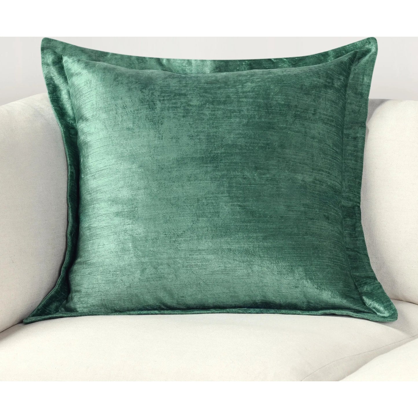 018 SI-2243866 | Lifestyle | Bryce Velvet Throw Pillow by Villa by Classic Home. Made from 100% rayon velvet in a modern style.