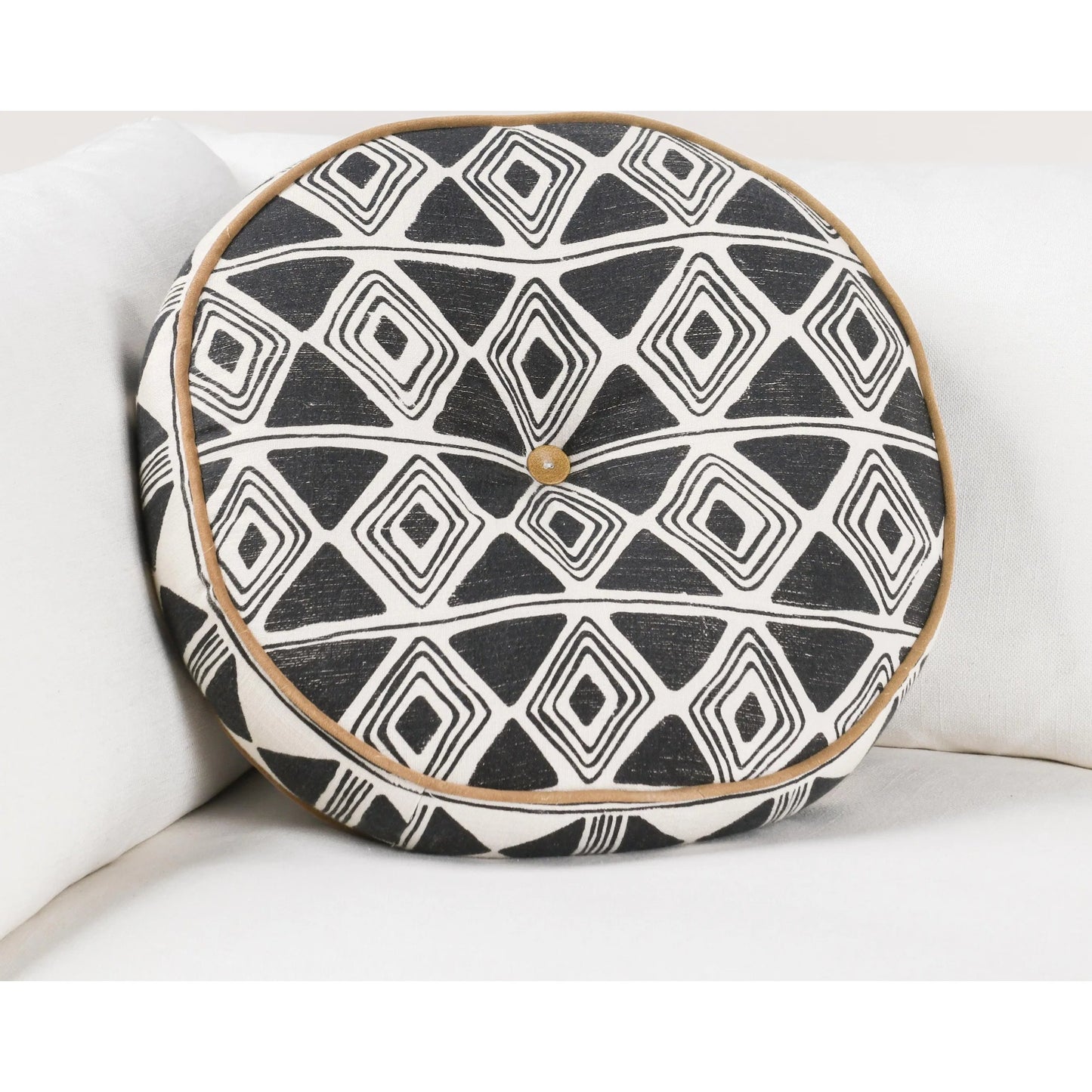 012 SI-2355349 | Lifestyle | Nubia Round Cotton Fabric Throw Pillow by Villa by Classic Home in black, white. Made from unique in a rustic style.