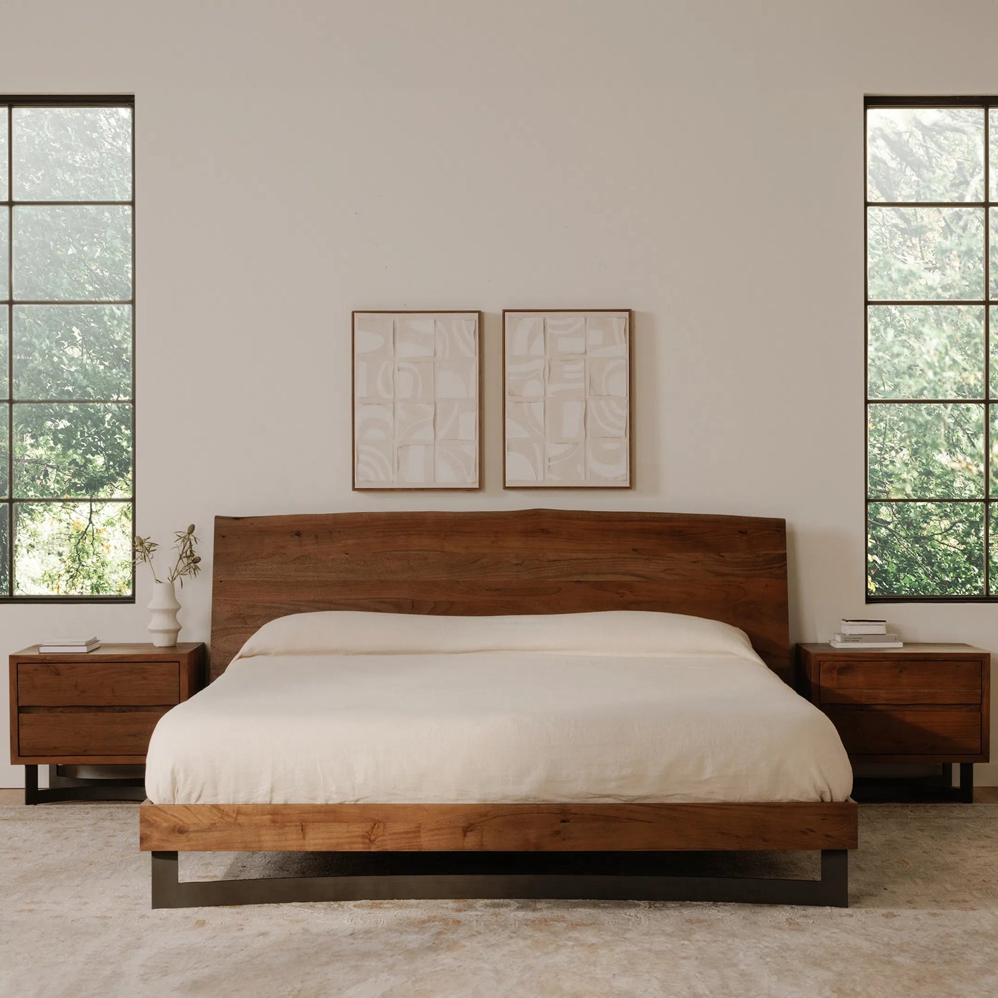 020 SI-2121862 | Lifestyle | Bent Bed by Moe's Home Collection in brown. Made from solid acacia, iron leg, wood slats in a modern style.