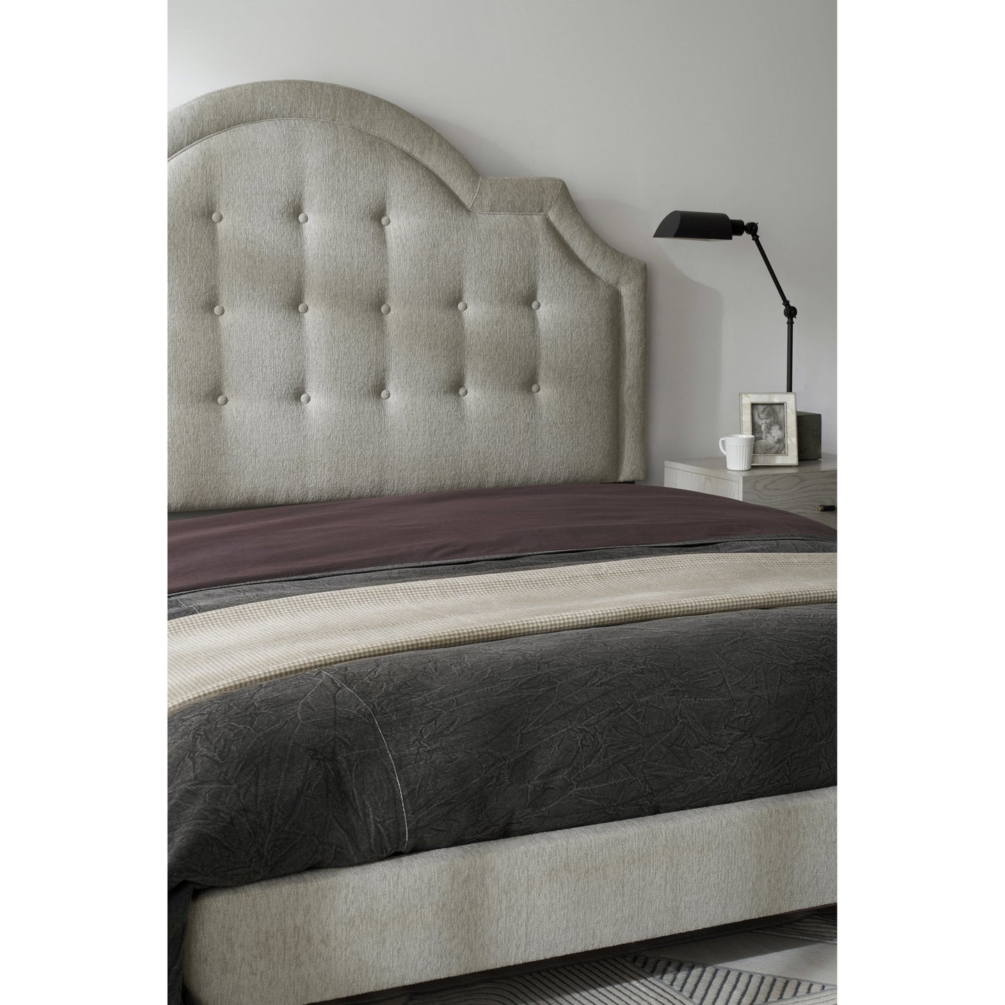 007 SI-2130637,SI-2130638 | Closeup | Zest Welt Upholstered Bed by Zest. Made from mdf, partical board in a modern style.