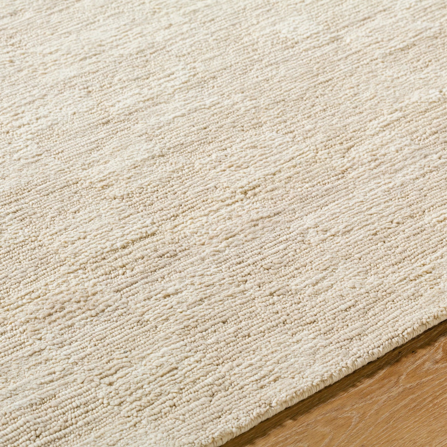 004 SI-2165487,SI-2165488,SI-2165489,SI-2165490,SI-2165491 | Closeup | Ventura Rug - 534909 by Surya in pearl, natural, ash. Made from wool in a unique style.