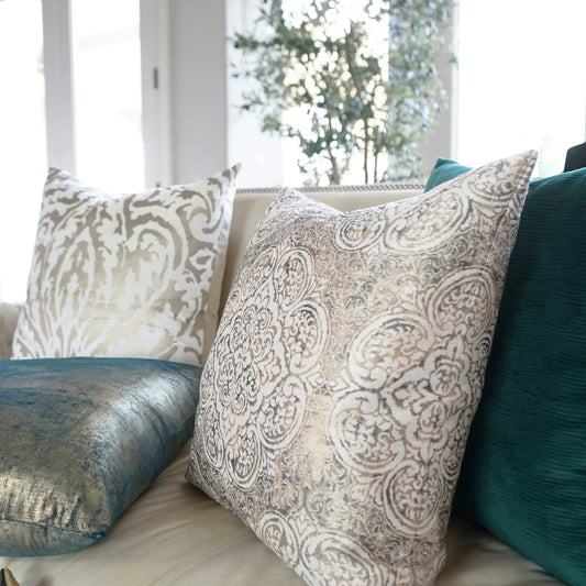 Vogue Pillow by DV Kap Home in pewter. Made from 93% polyester, 7% linen in a traditional style.