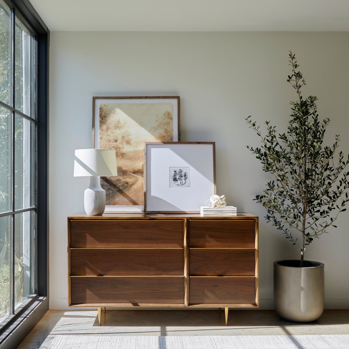 010 SR-809904 | Lifestyle | Ivan Round Planter by Four Hands in grey concrete. Made from concrete in a cottage & farmhouse style.