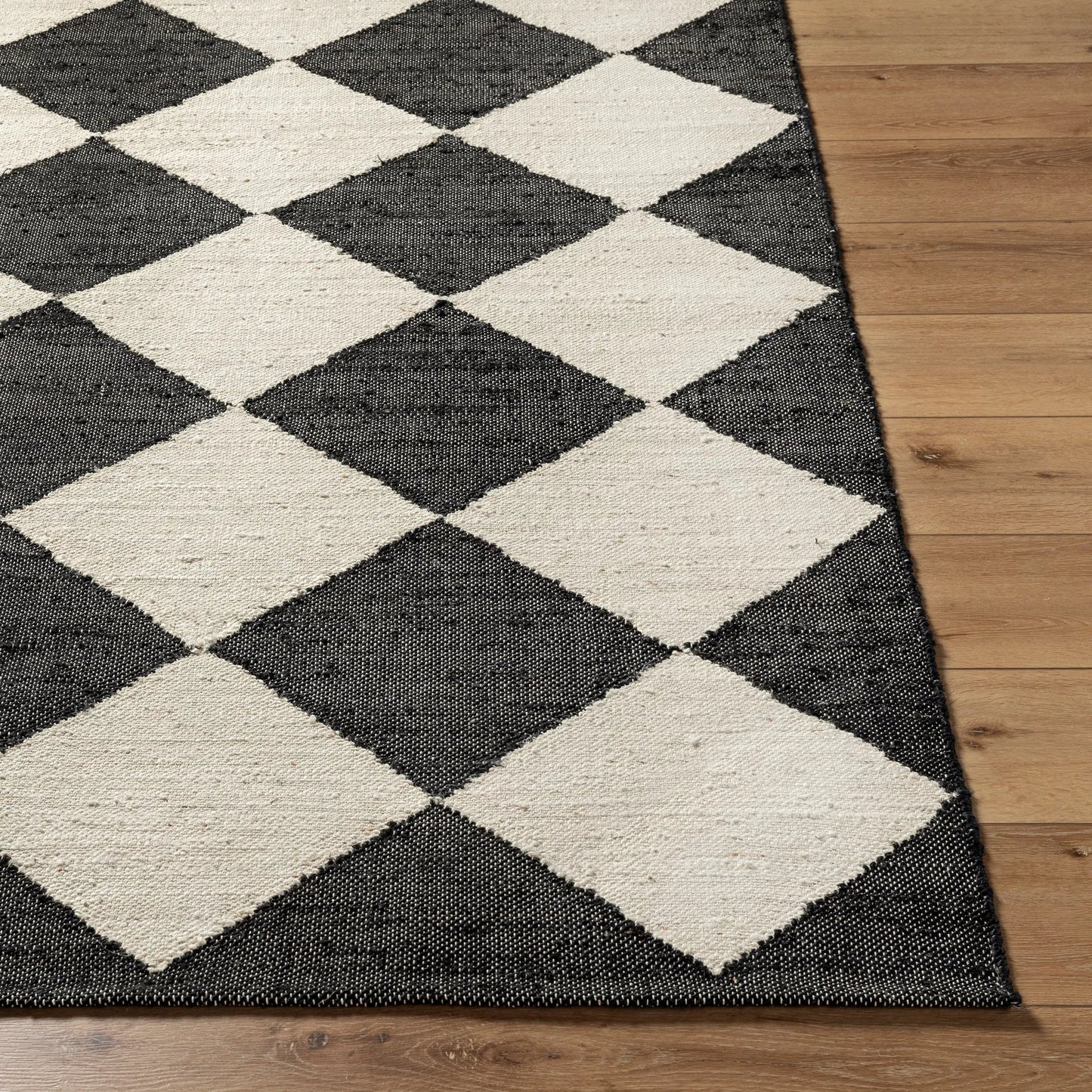 007 SI-2245888,SI-2245889,SI-2245890,SI-2245891,SI-2245892,SI-2245893 | Closeup | Antho Diamonds Rug by Vivir x Livabliss. Made from unique in a unique style.
