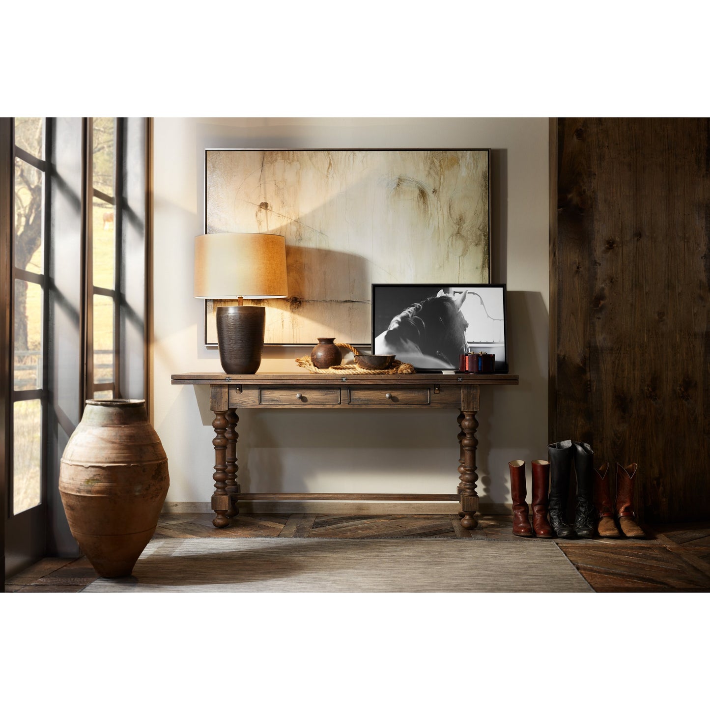 004 SI-1748411 | Lifestyle | Bluewind Flip-Top Console Table by Hooker Furniture in saddle brown. Made from white oak veneers in a traditional style.