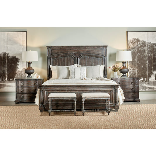 Traditions Panel Bed by Hooker Furniture in dark wood. Made from pine veneers in a cottage & farmhouse style.