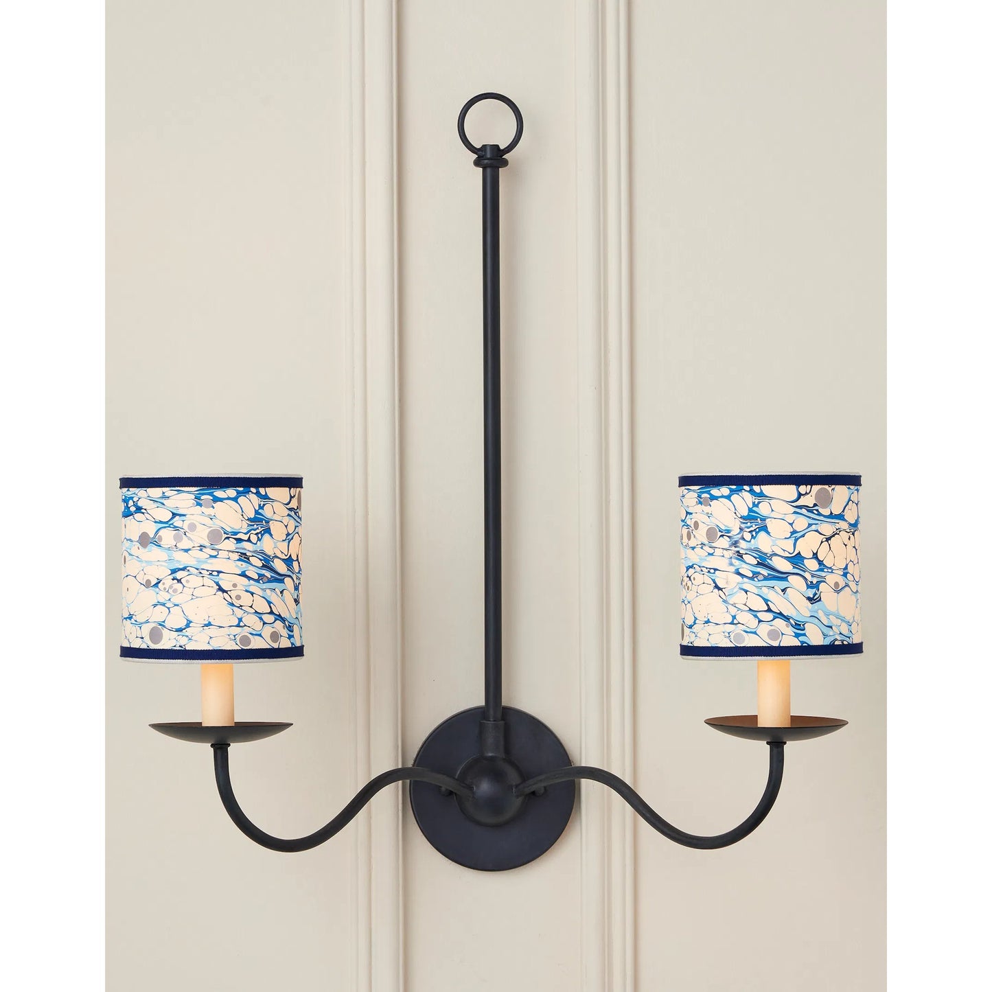 019 SI-2193244 | Lifestyle | Fine Drum Chandelier Shade by Currey and Company. Made from unique in a modern style.