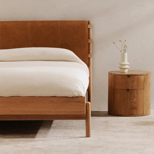 Colby Bed by Moe's Home Collection in camel and soap lacquer. Made from upholstery: 100% top, top grain leather, solid oak leg, headboard frame, oak veneer over mdf bed frame in a traditional style.