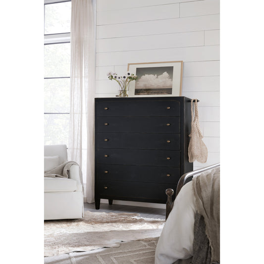Ciao Bella Chest by Hooker Furniture. Made from maple veneer, cedar, felt panel, solid-wood edge top in a traditional style.