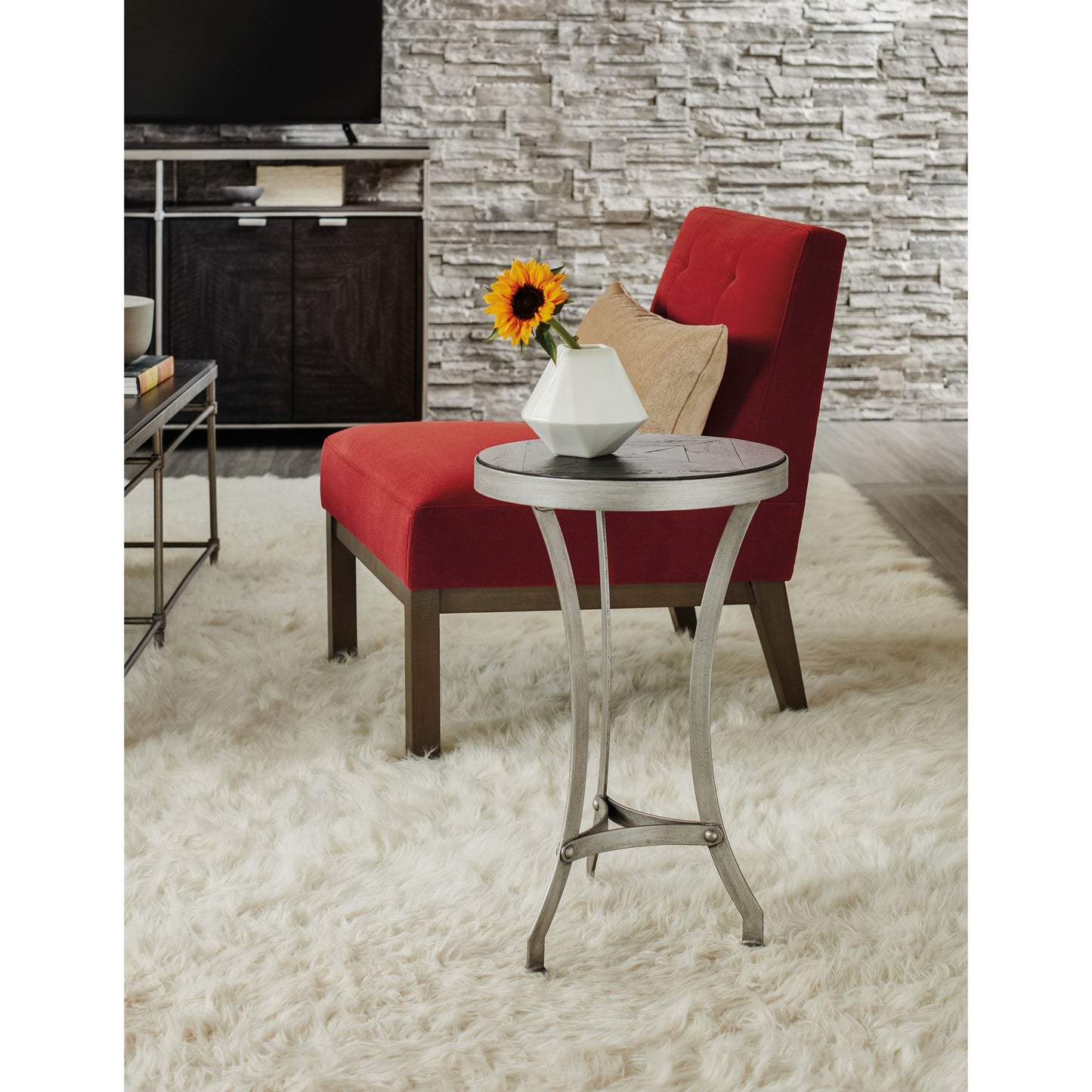 003 SI-1749739 | Lifestyle | St. Armand Accent Martini Table by Hooker Furniture in black. Made from acacia solids with round metal tube, metal sheet in a modern style.