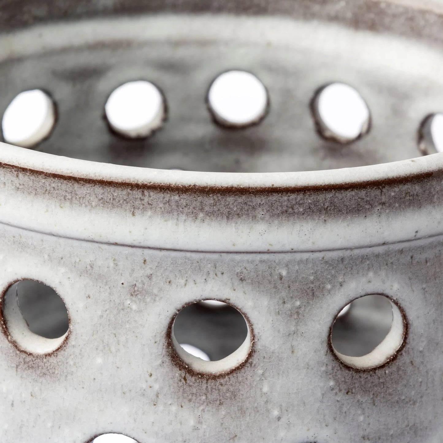 045 SR-387872 | Closeup | Canasta Rustic Cylindrical Vase by Mercana in white. Made from ceramic in a cottage & farmhouse style.
