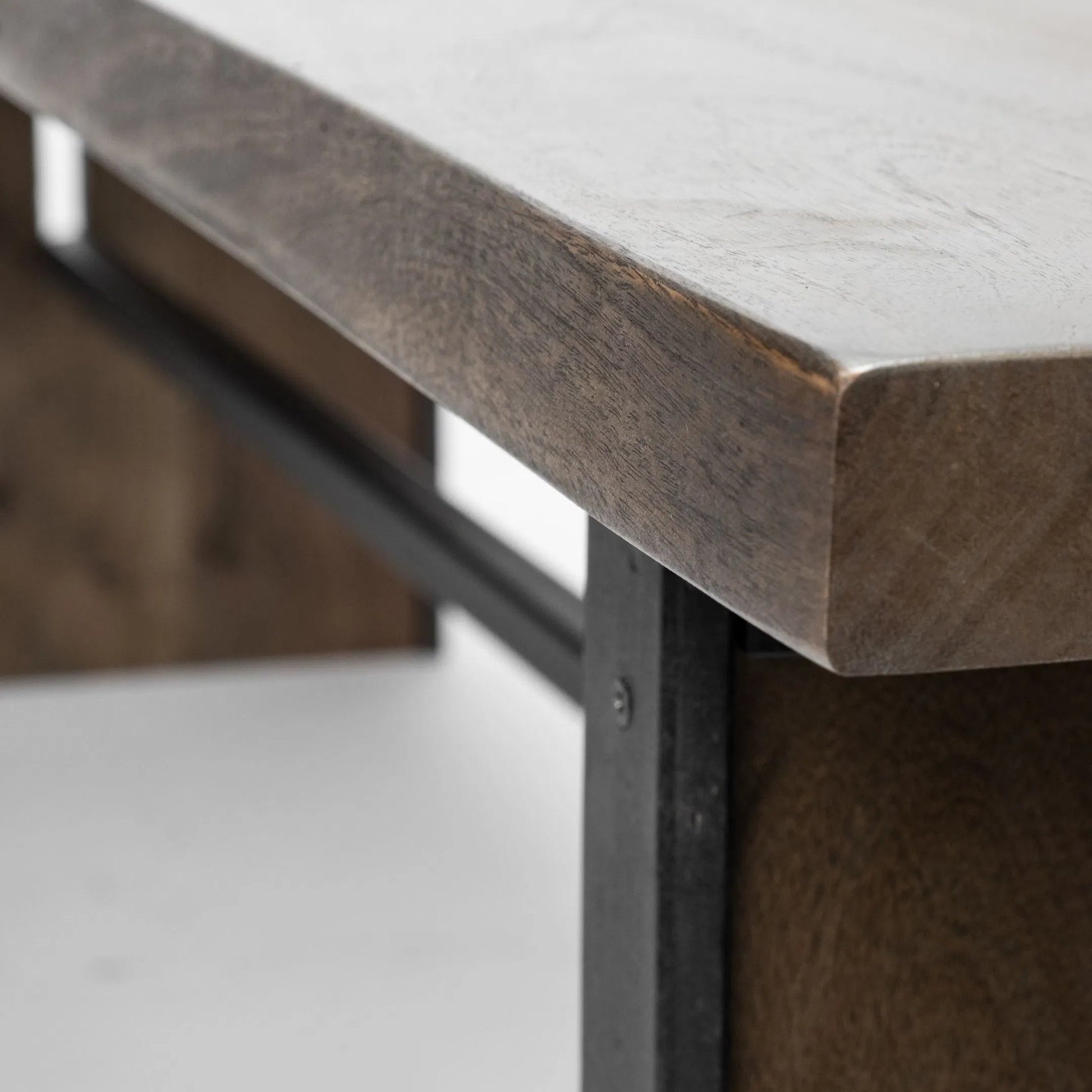 Ledger Bench by Mercana in natural. Made from unique in a modern style.
