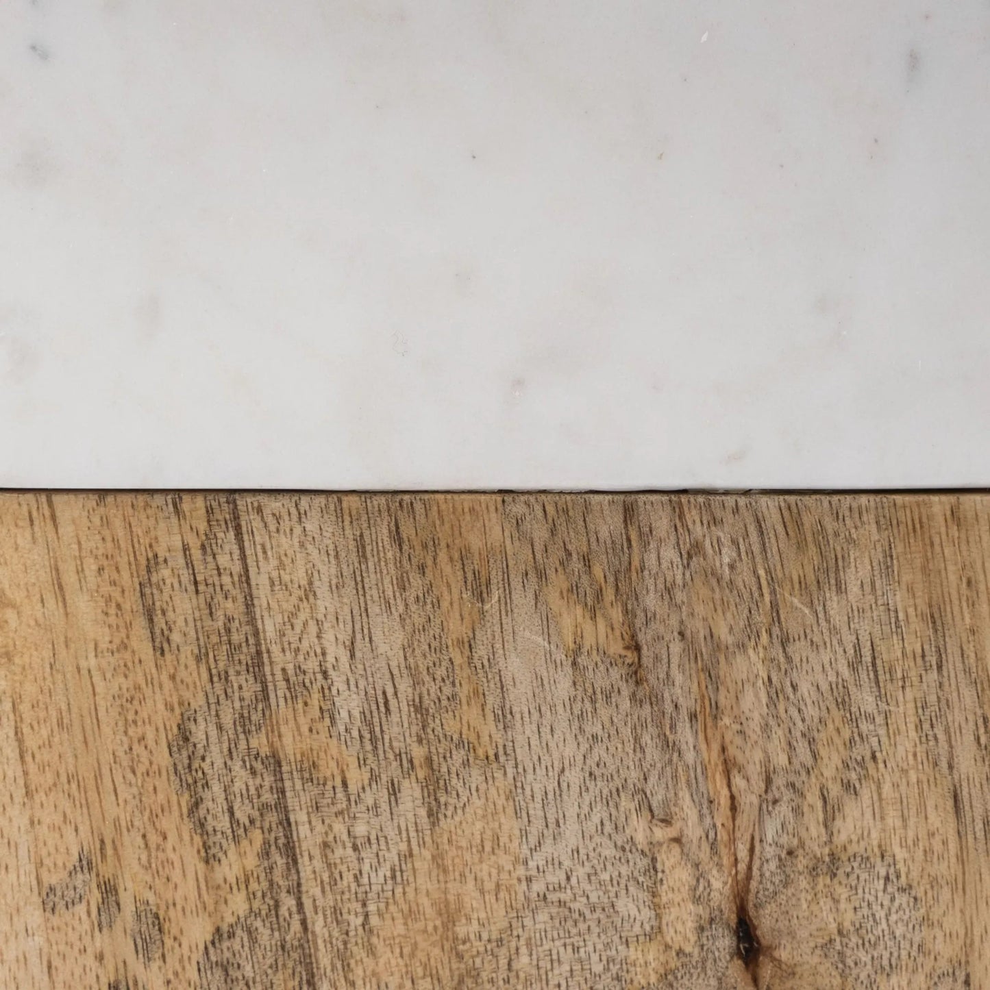 022 SR-387731 | Closeup | Woodrow Table Lamp by Mercana in white, brown. Made from wood in a modern style.