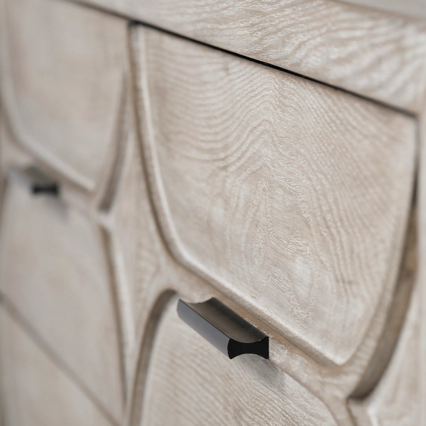 043 SR-815232 | Closeup | Giselle Sideboard by Mercana in light brown, whitewashed. Made from unique in a modern style.
