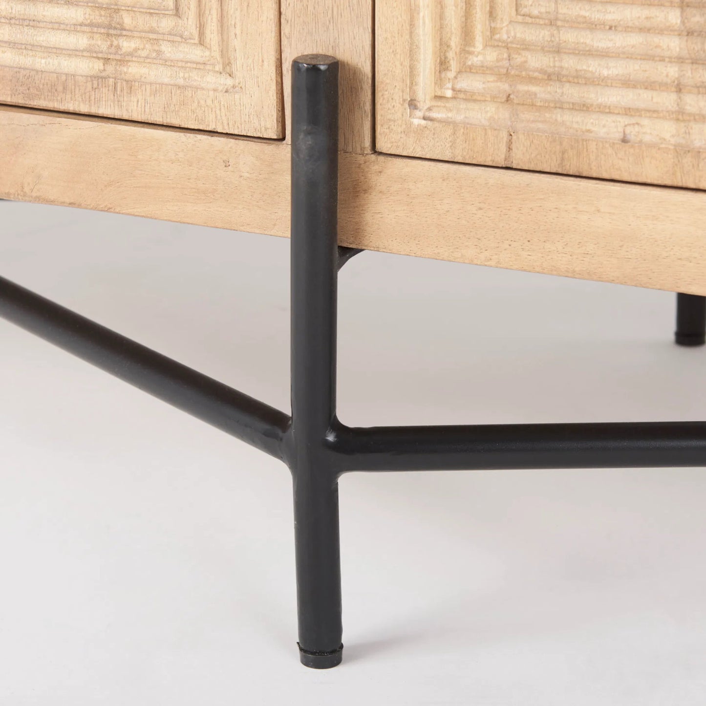 011 SR-814915 | Unknown | Cairo Sideboard by Mercana in natural. Made from unique in a modern style.
