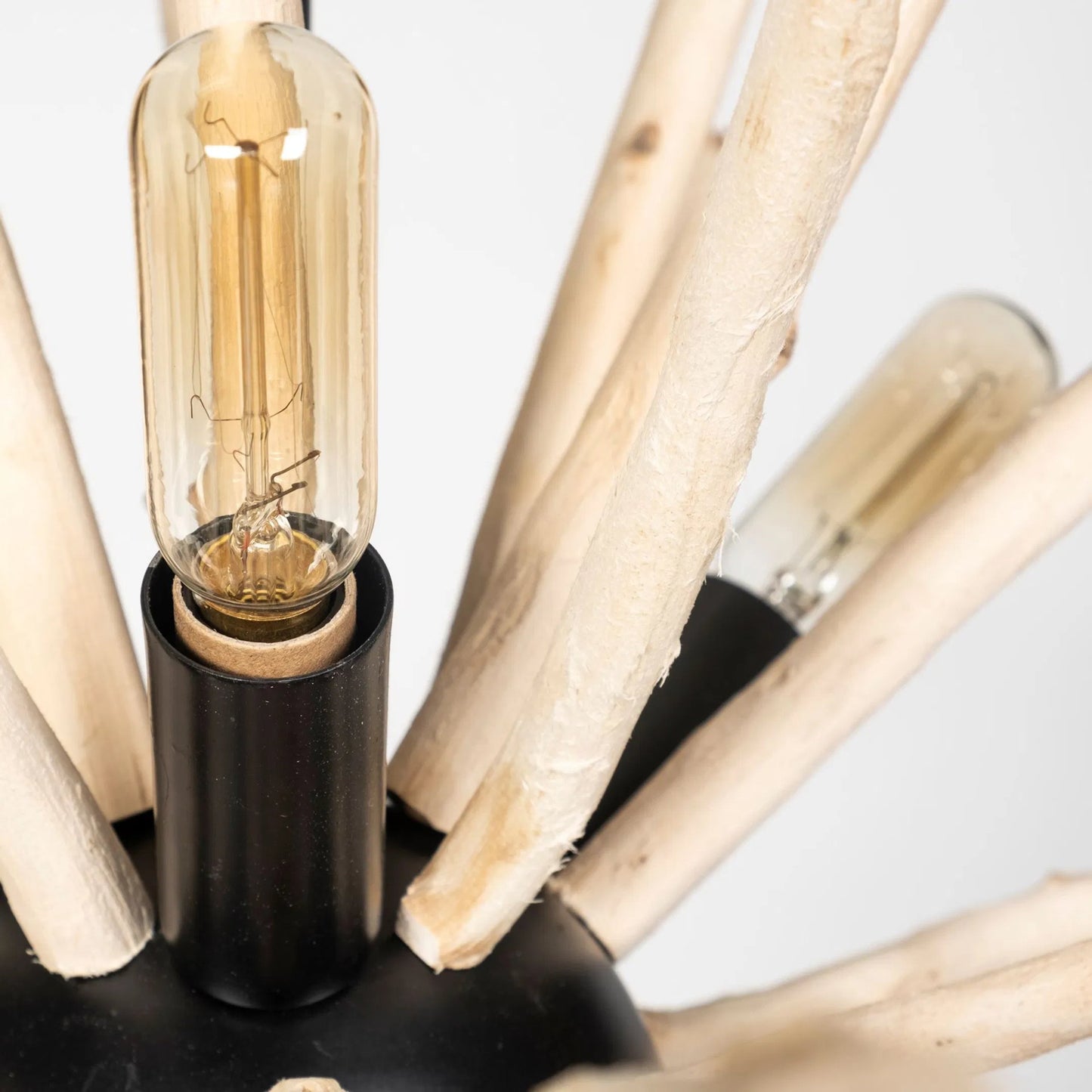 035 SR-815403 | Closeup | Jules Chandelier by Mercana in blonde. Made from unique in a modern style.