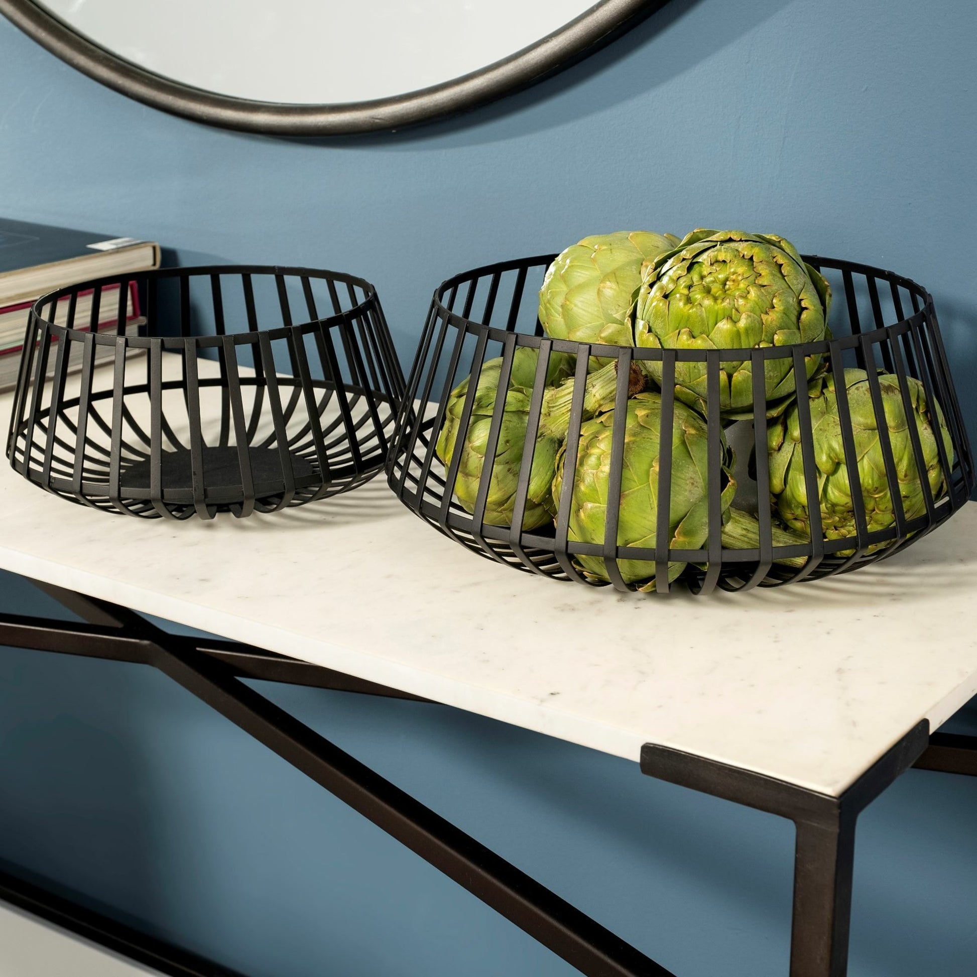 Emilio Slated Bowls Set of Two by Mercana in matte black. Made from unique in a modern style.