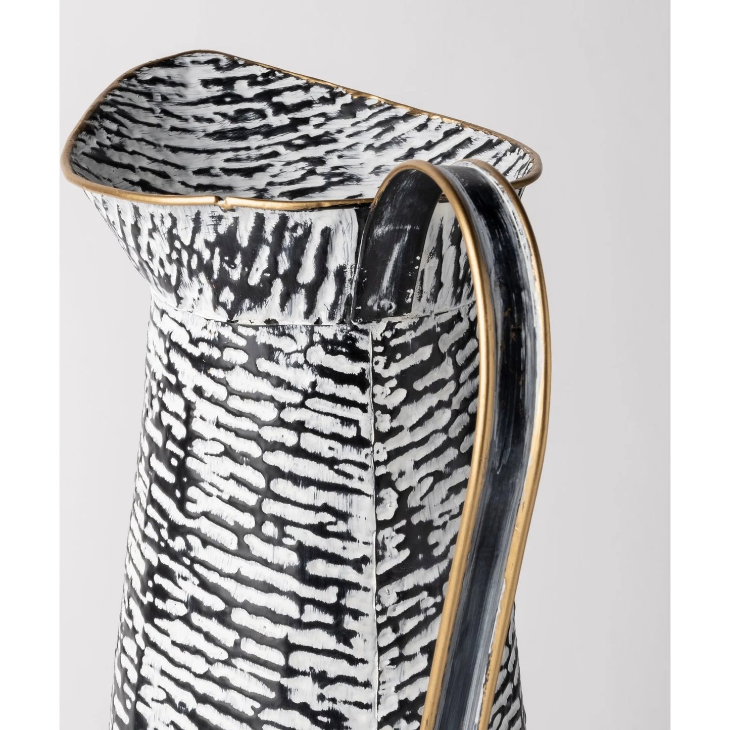 054 SR-814976 | Closeup | Colette Patterned Vase by Mercana in black. Made from unique in a eclectic & global style.