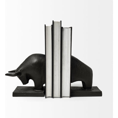 Tauro III Cast Aluminum Raging Bull Bookends Set of Two by Mercana in black. Made from aluminum in a cottage & farmhouse style.