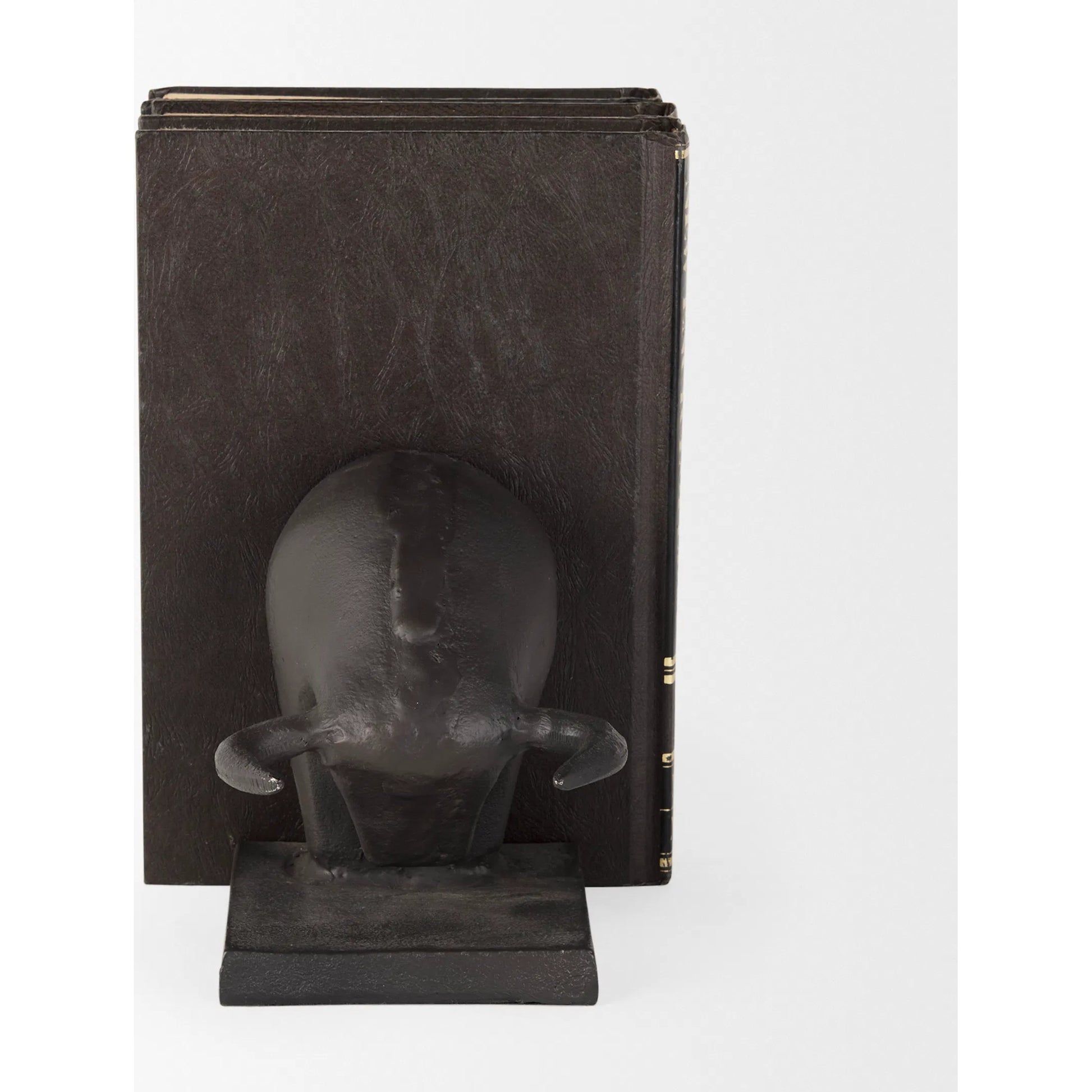 Tauro III Cast Aluminum Raging Bull Bookends Set of Two by Mercana in black. Made from aluminum in a cottage & farmhouse style.