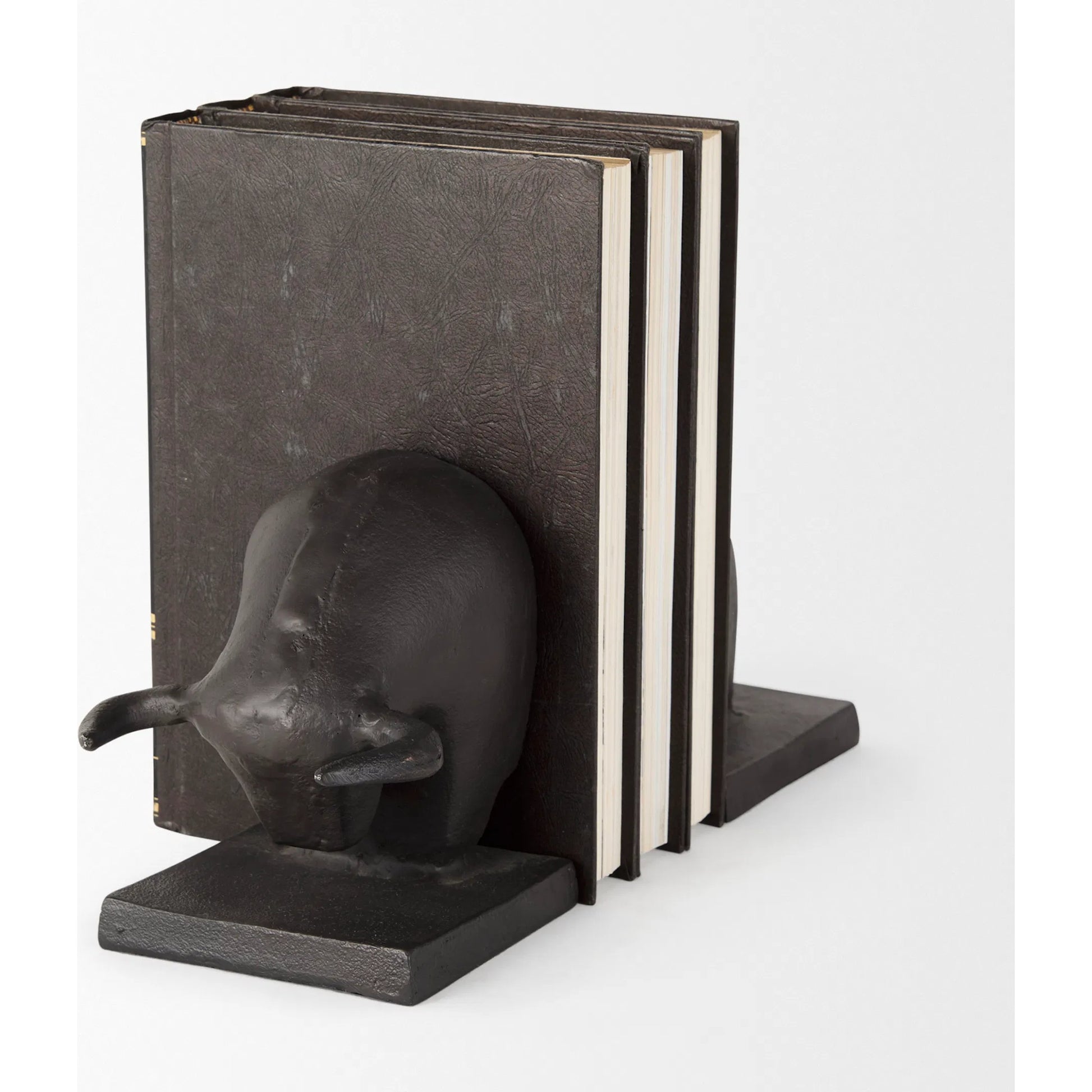 Tauro III Cast Aluminum Raging Bull Bookends Set of Two by Mercana in black. Made from aluminum in a cottage & farmhouse style.