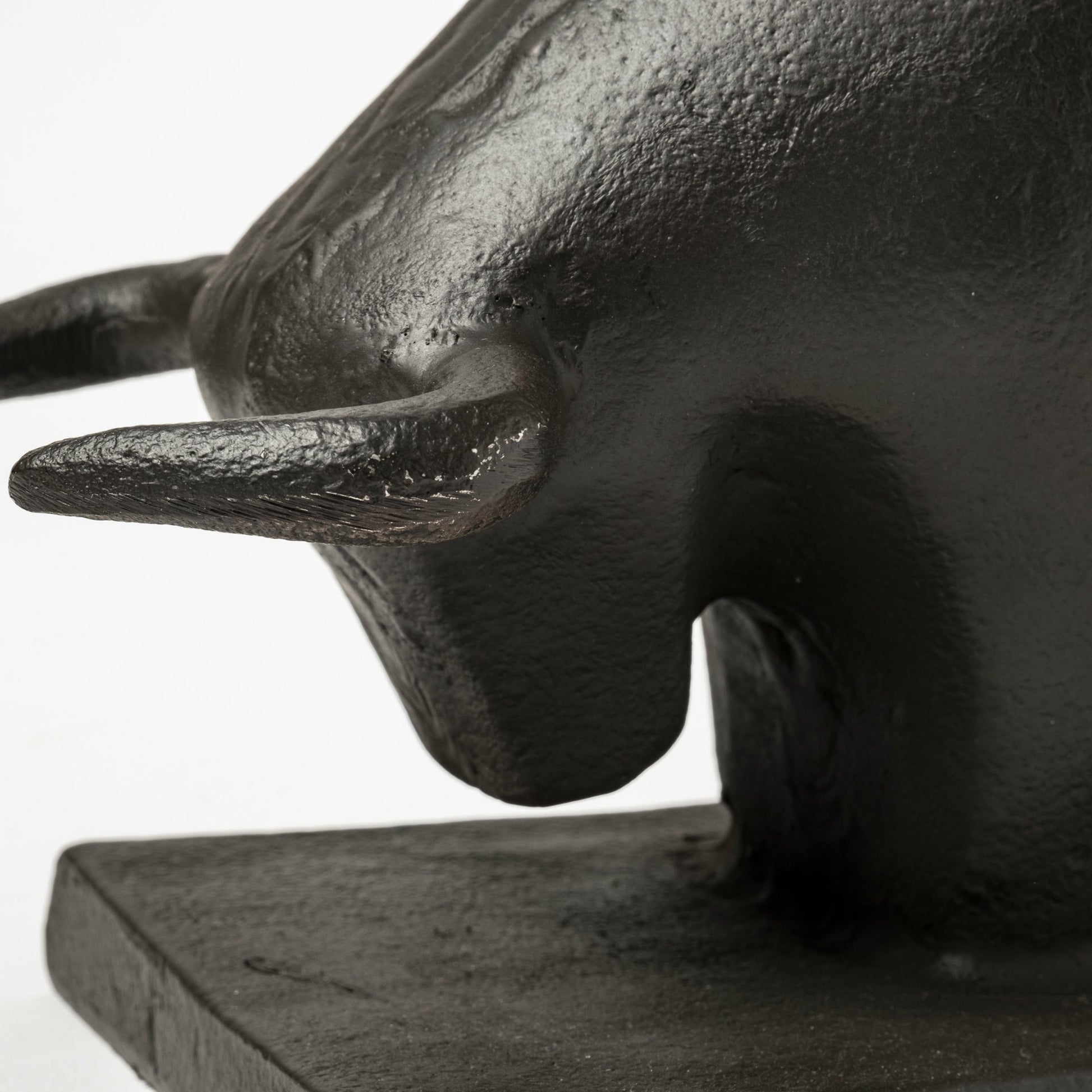 Tauro III Cast Aluminum Raging Bull Bookends Set of Two by Mercana in black. Made from aluminum in a cottage & farmhouse style.