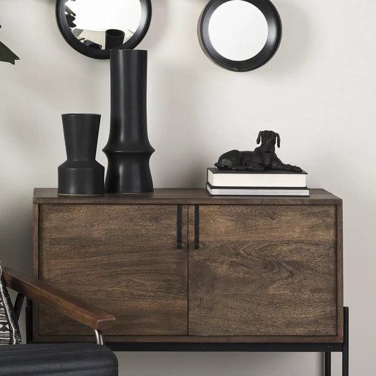 Czar Labrador Retriever by Mercana in black. Made from unique in a transitional style.
