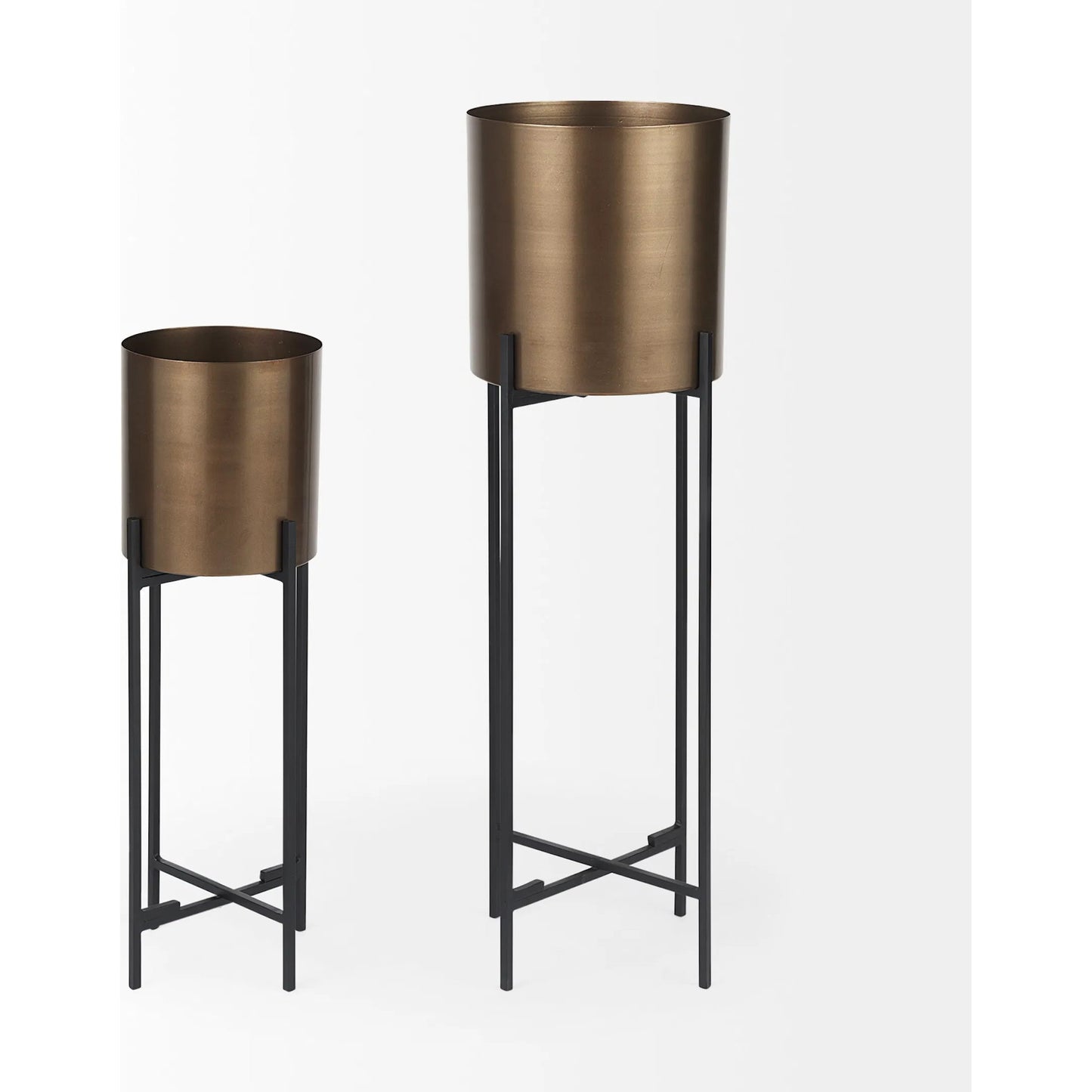 109 SI-1718064 | Closeup | Sowerberry Plant Stand by Mercana in bronze. Made from unique in a modern style.