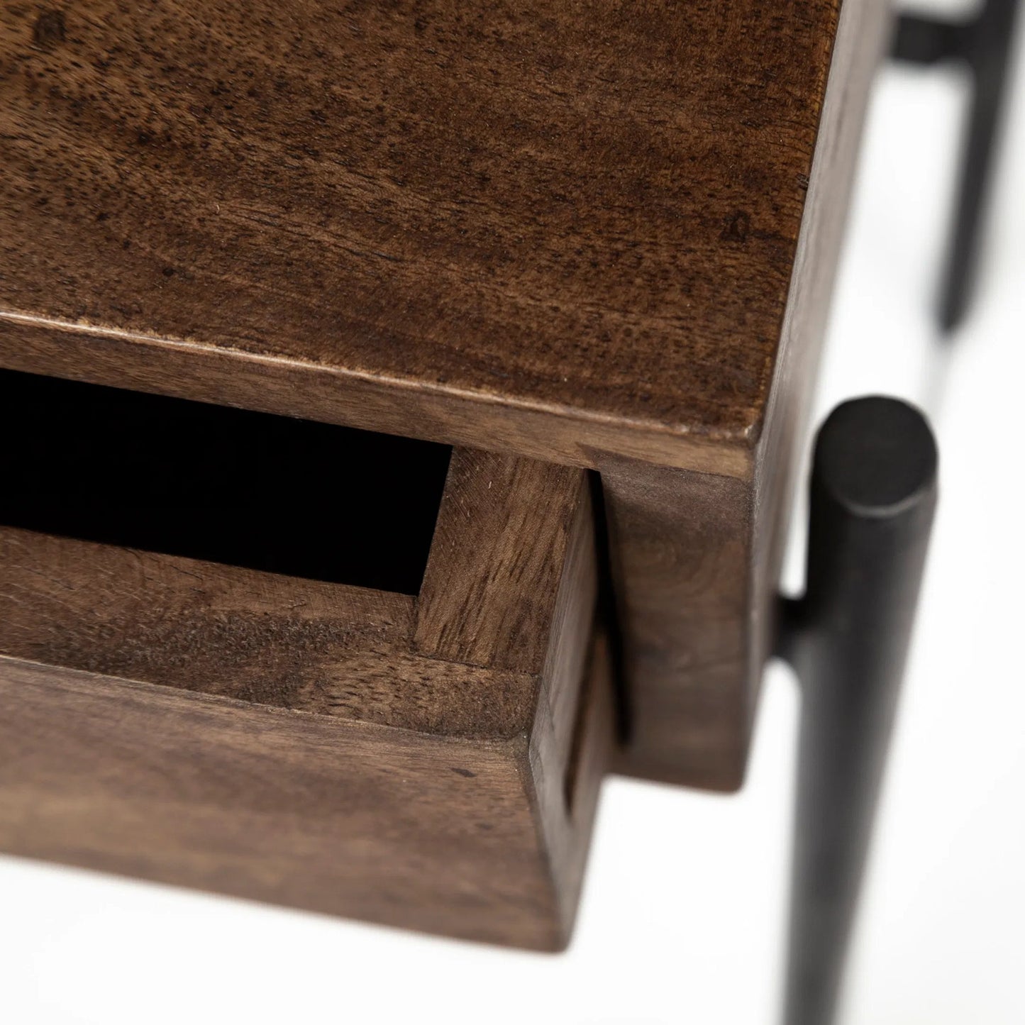 054 SR-815237 | Closeup | Glenn Console Table by Mercana in dark brown. Made from unique in a modern style.