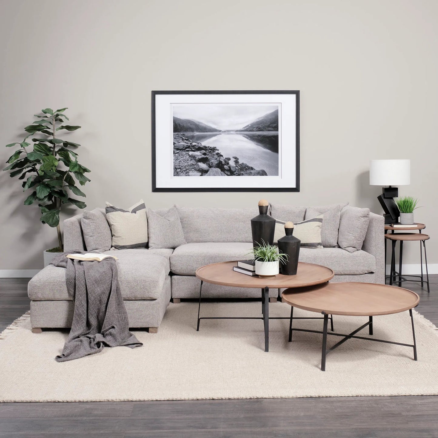 097 SI-2369414 | Lifestyle | Valence Medium Gray Modular Sofa Elements by Mercana in gray. Made from fabric in a transitional style.
